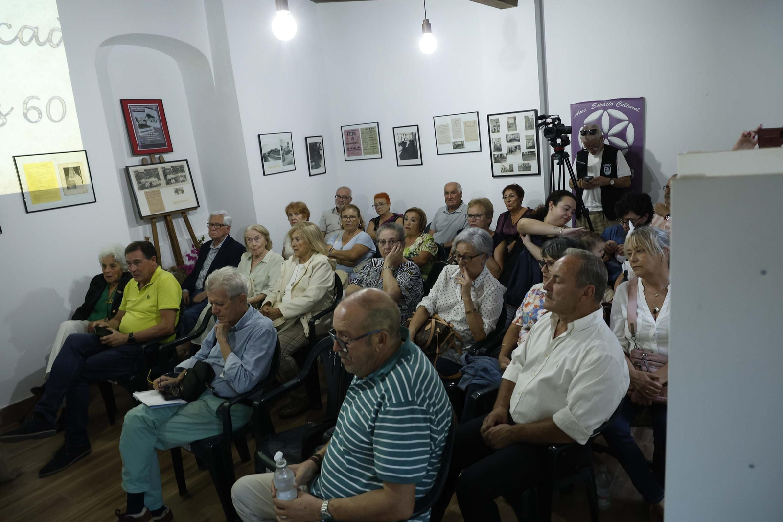 Las fotos de la exposición "El San Roque de los 60" y la presentación de los libros "Plaza de Armas" y "Alameda" de Antonio Pérez Girón