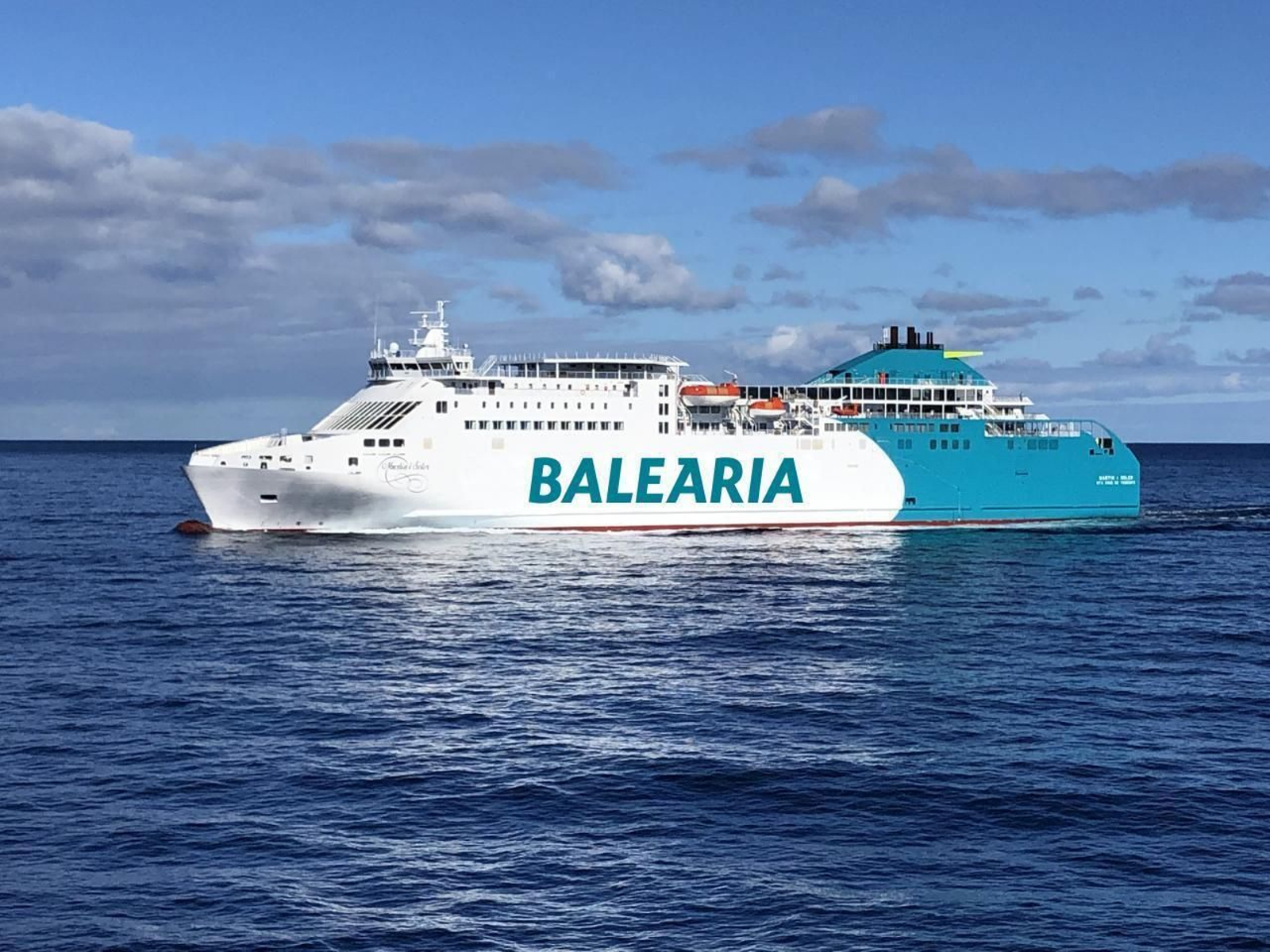 Un ferry de Balearia