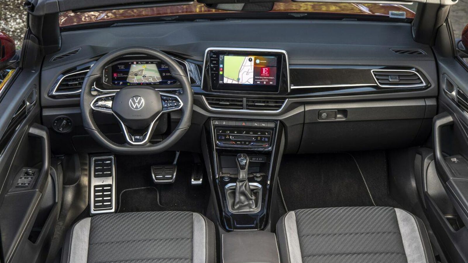 La pantalla de infentretenimiento es de 8”, aunque en opción puede ser reemplazada por una de 9,2”.