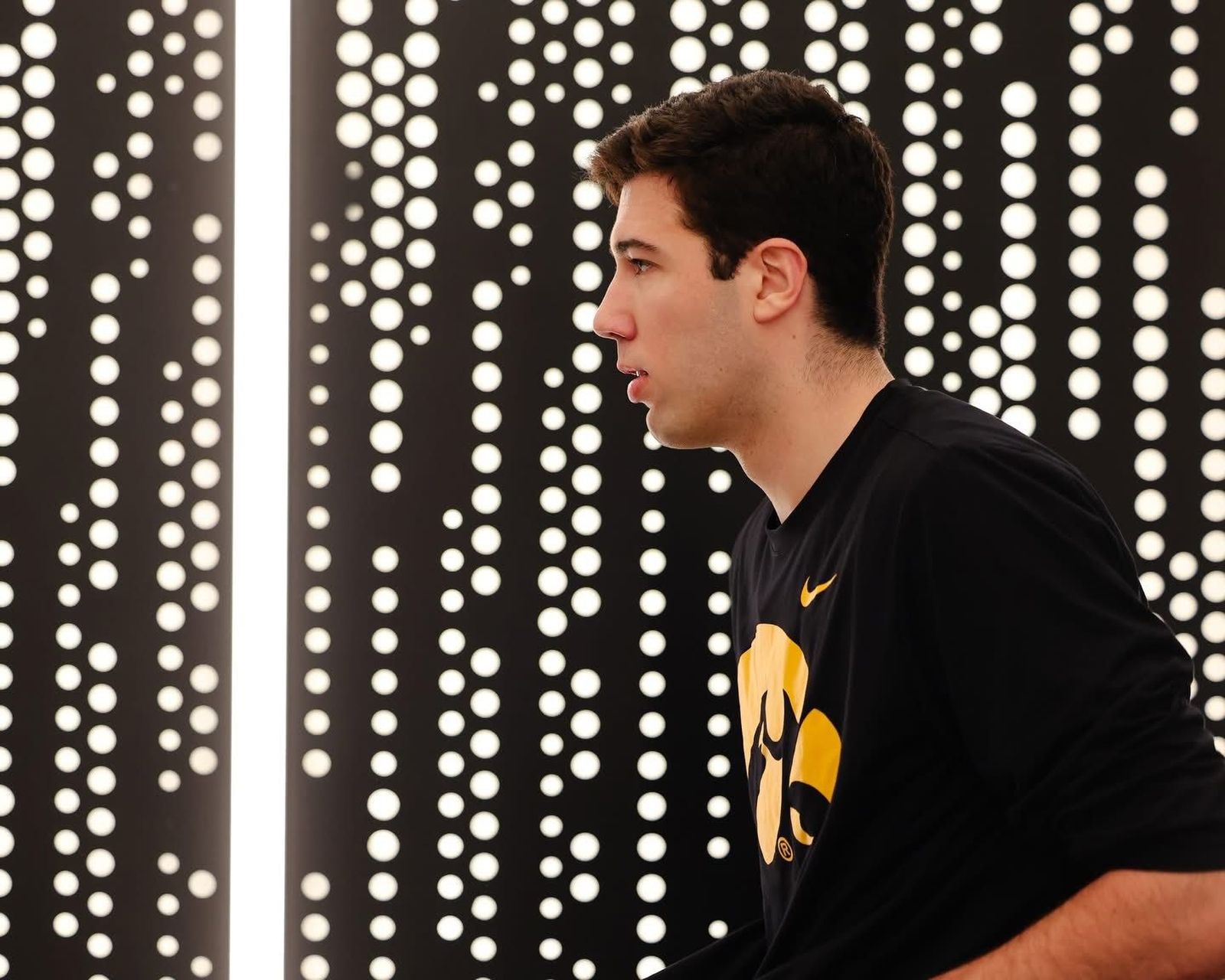 NCAA: Álvaro Folgueiras, 4 puntos y un buen mate en la derrota de Iowa