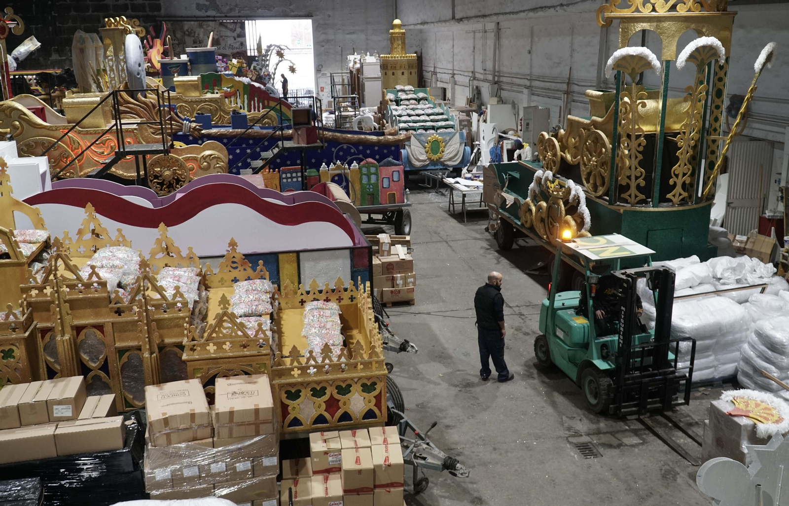 Así se construye la Cabalgata de Reyes Magos de Sevilla 2022