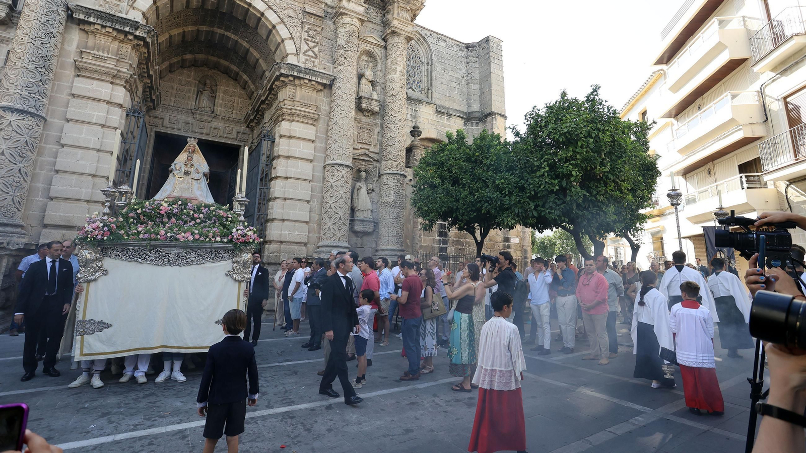 Salida del Corpus de Minerva de San Miguel en Jerez