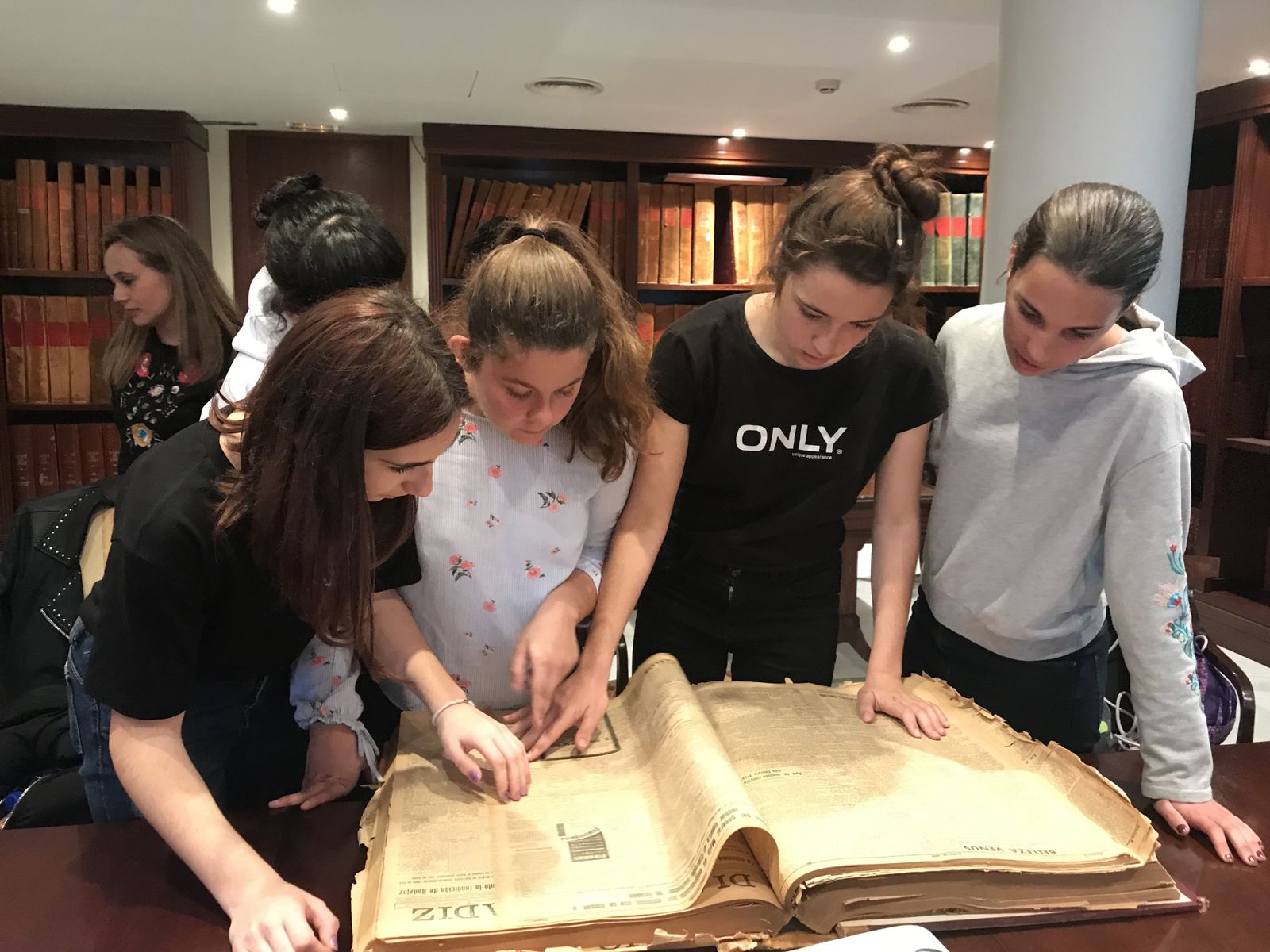 El IES Antonio Muro de Puerto Real visita Diario de Cádiz