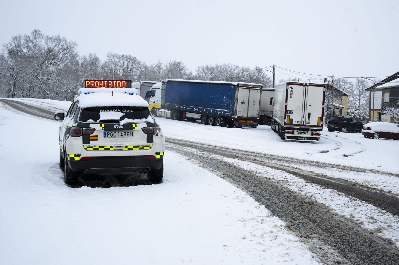 La nieve tiñe de blanco en norte de España