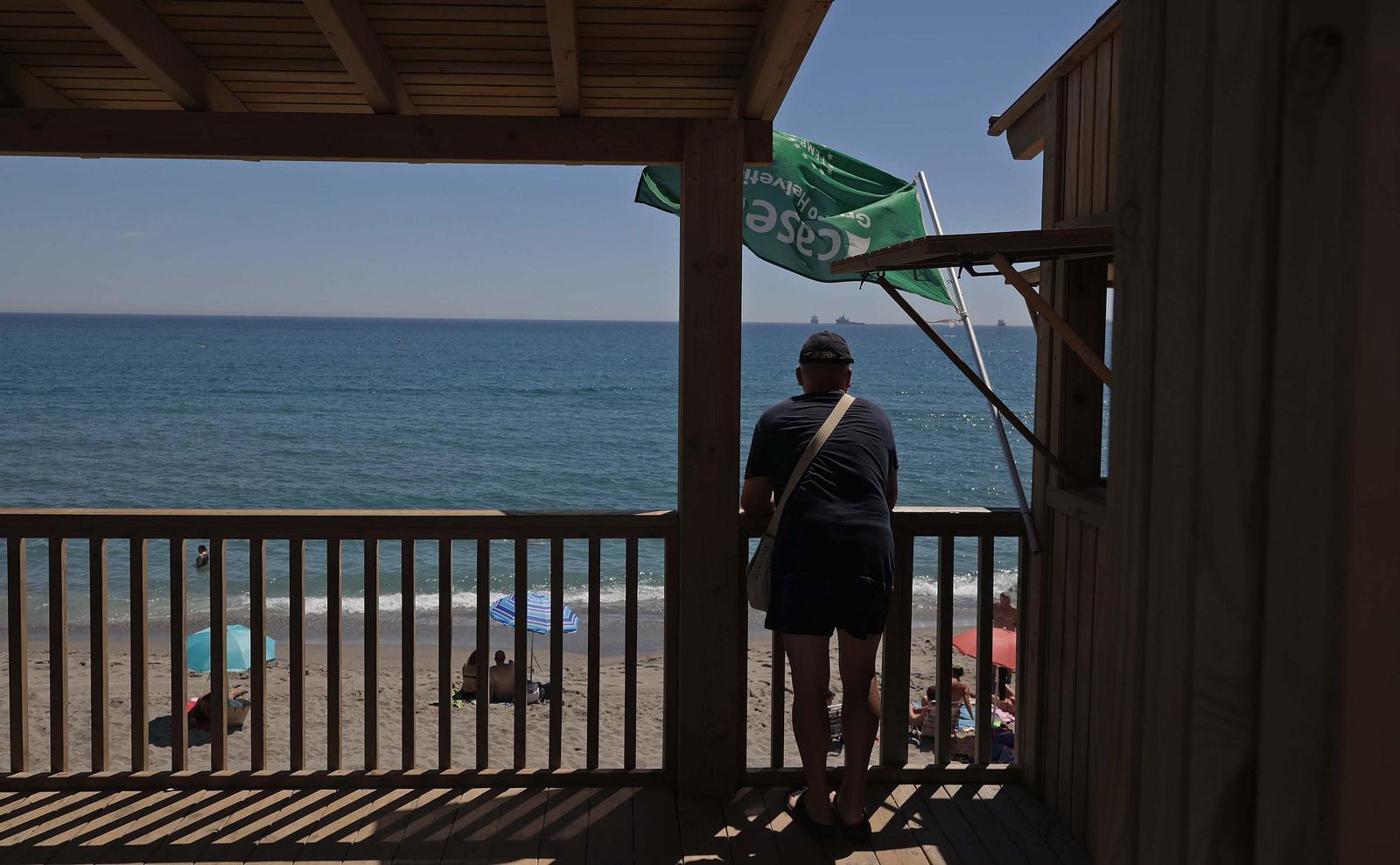 Fotos del domingo en la playa de Levante de La Línea