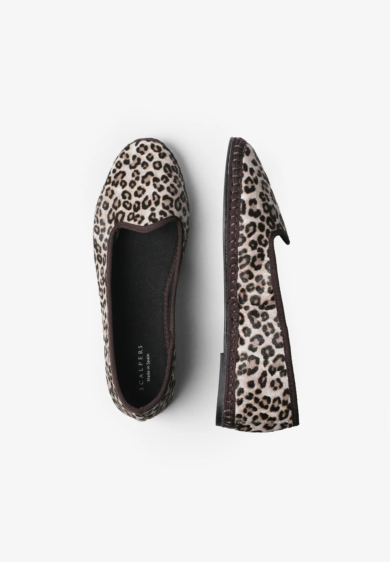 Zapatos con estampando de leopardo de Scalpers