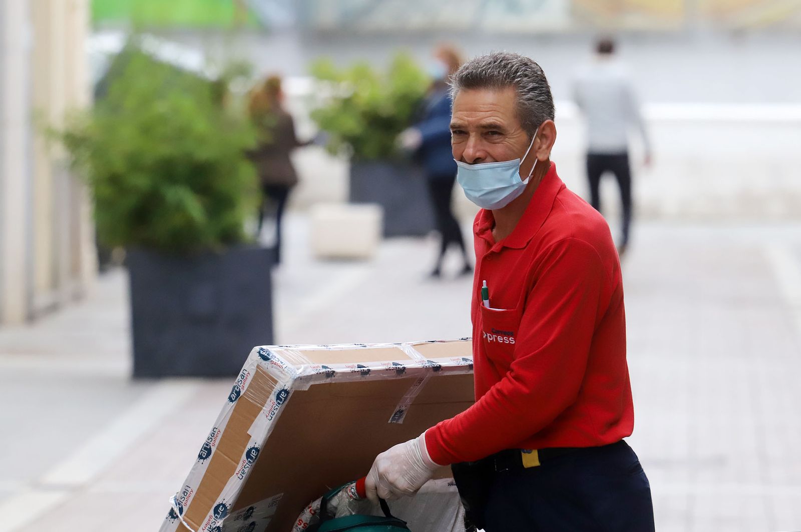 Imágenes del uso de la mascarilla para prevenir el contagio por coronavirus