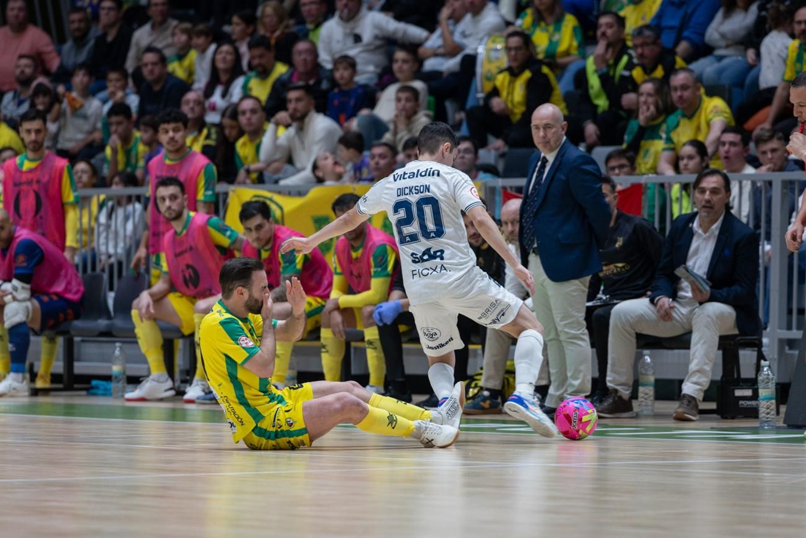 Jaén Paraíso Interior FS  4-3 Family Cash Alzira