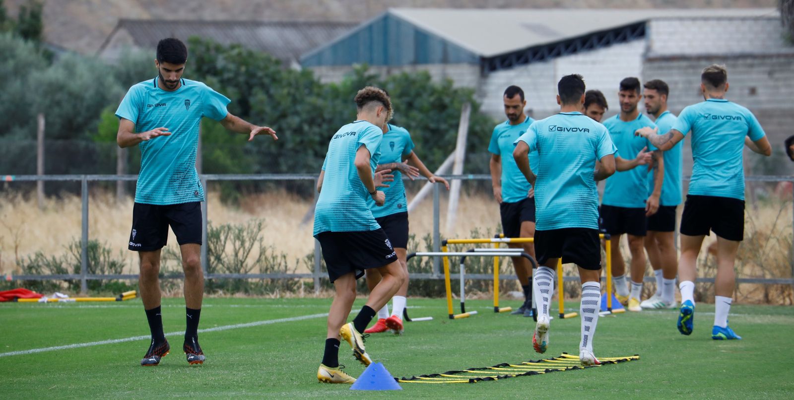 Los jugadores del Córdoba CF se ejercitan este miércoles en la Ciudad Deportiva.