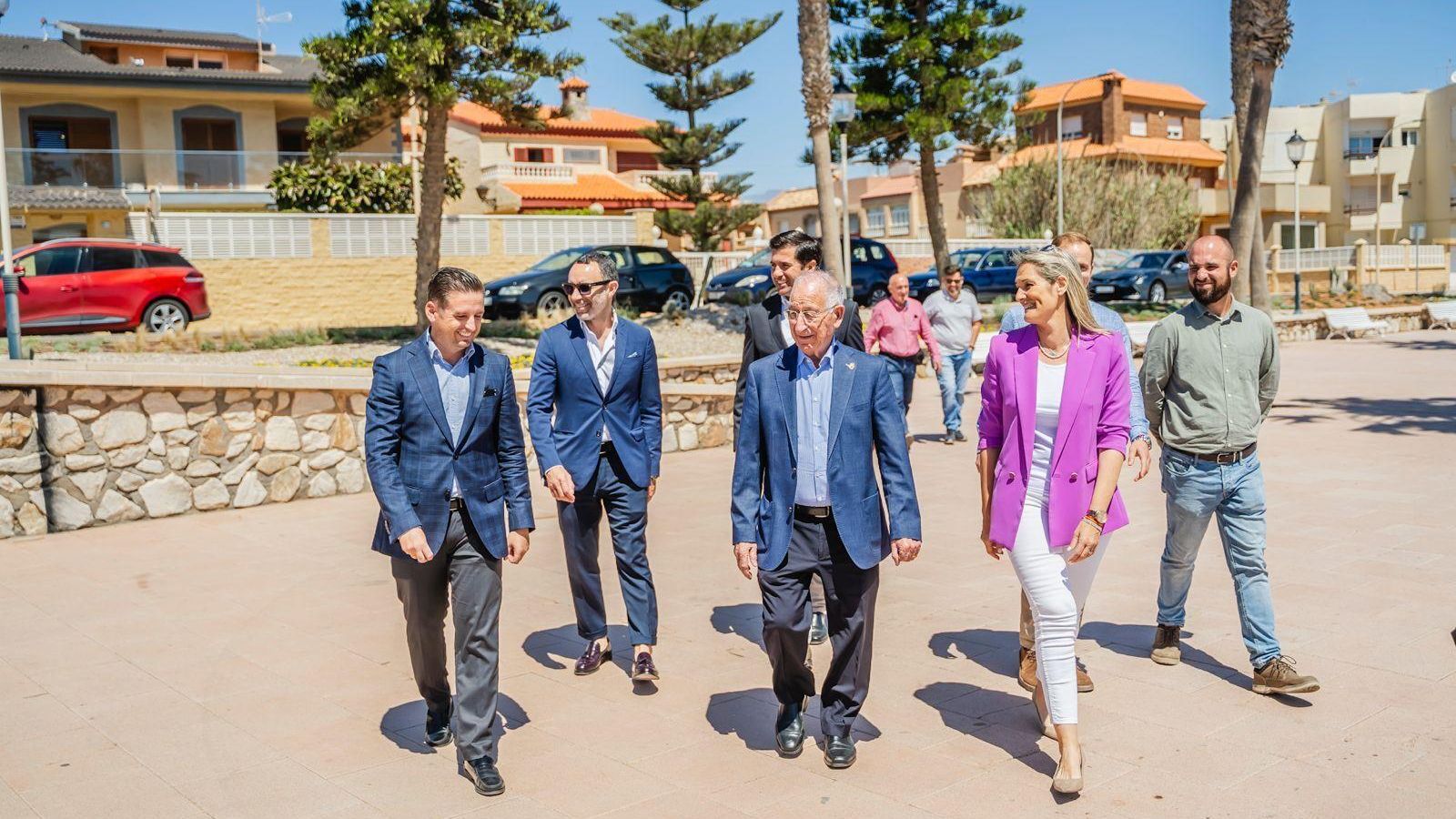Gabriel Amat y ediles de su equipo de Gobierno han realizado una visita técnica a la zona.