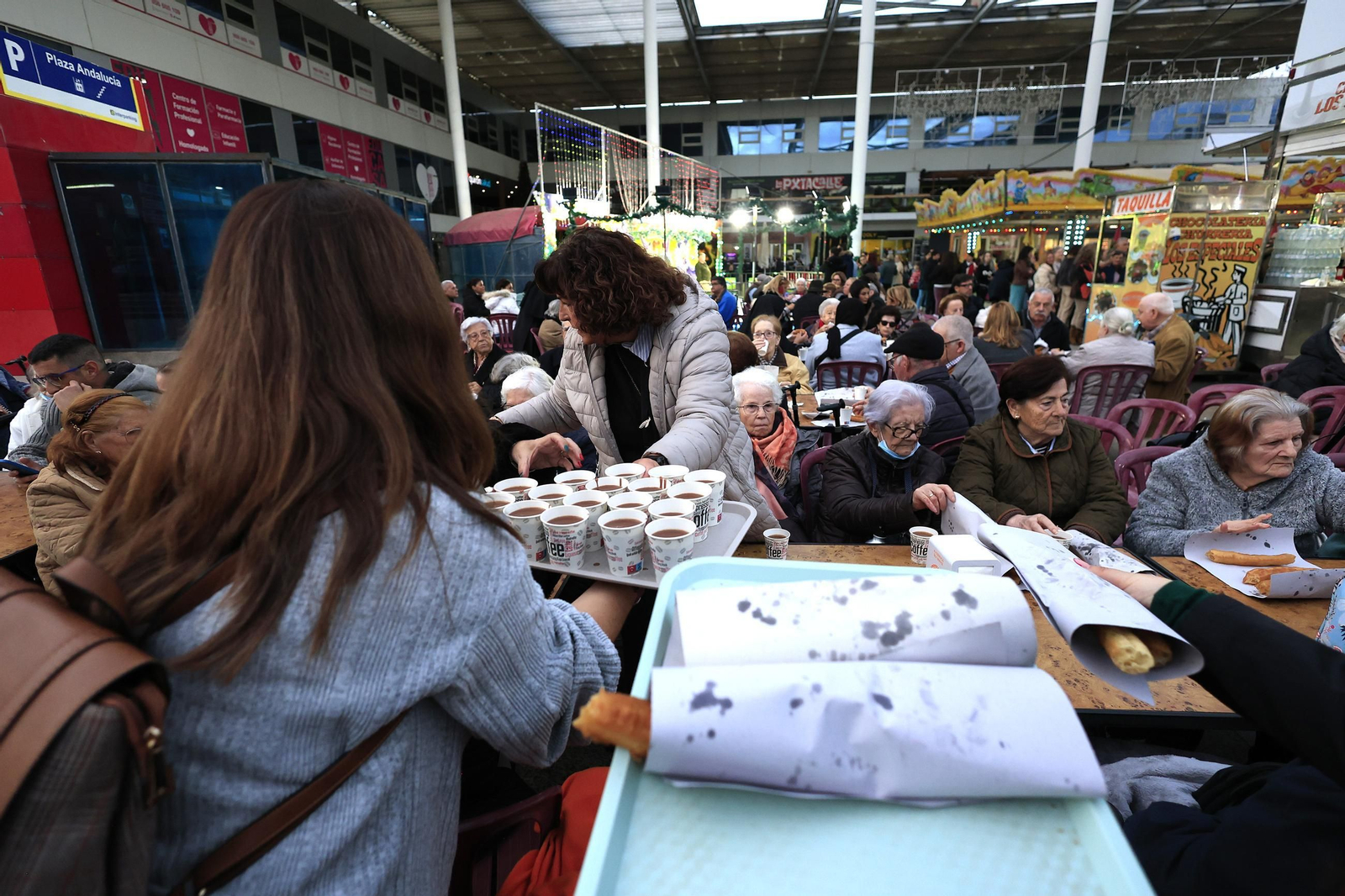 Las fotos del Paseo de la ilusión a los mayores de Algeciras