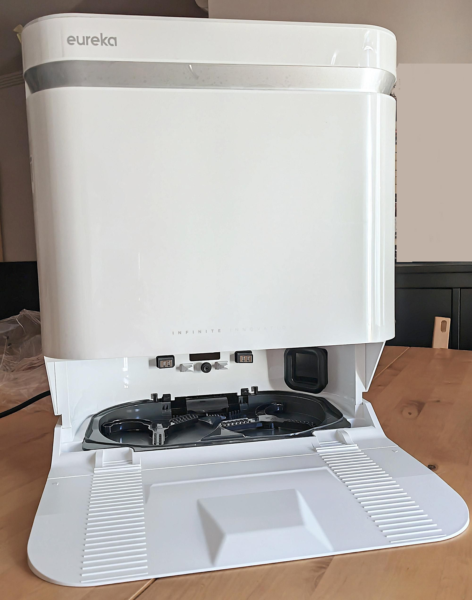 Robot aspirador Eureka J15 Max Ultra