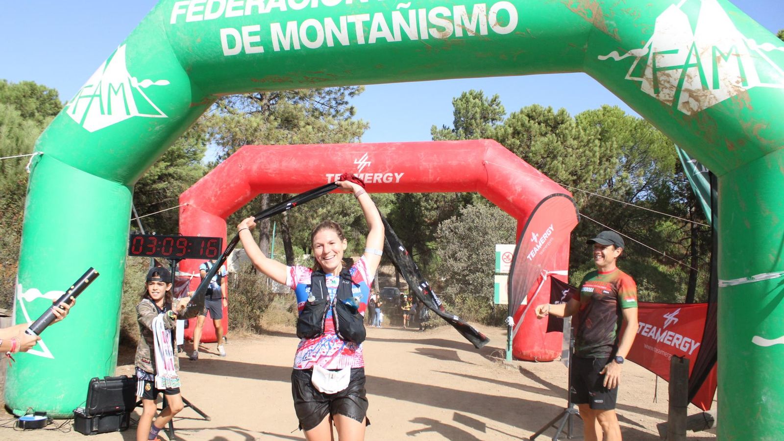 Brown celebra su triunfo en Los Villares.