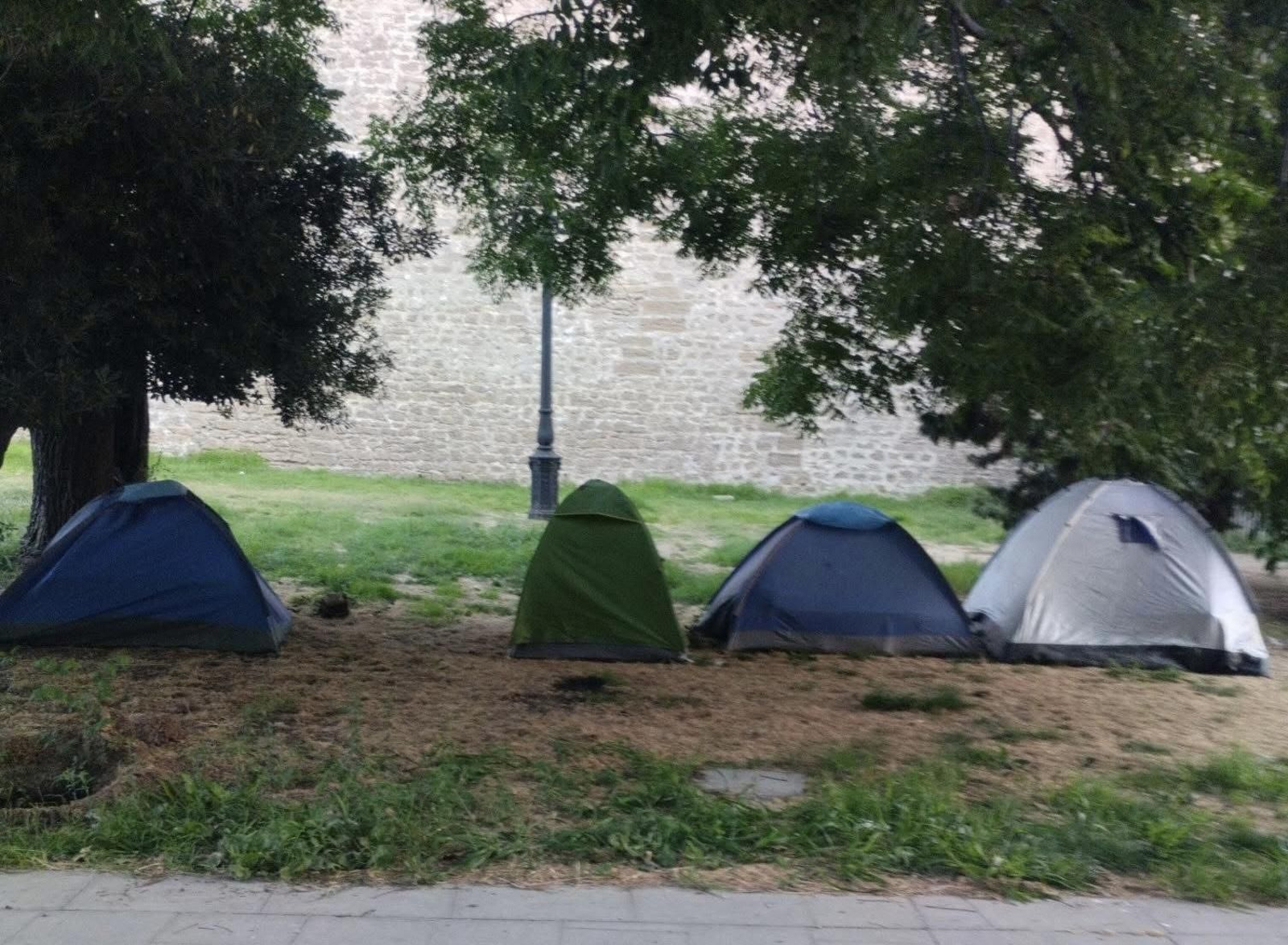 Acampada libre en los fosos