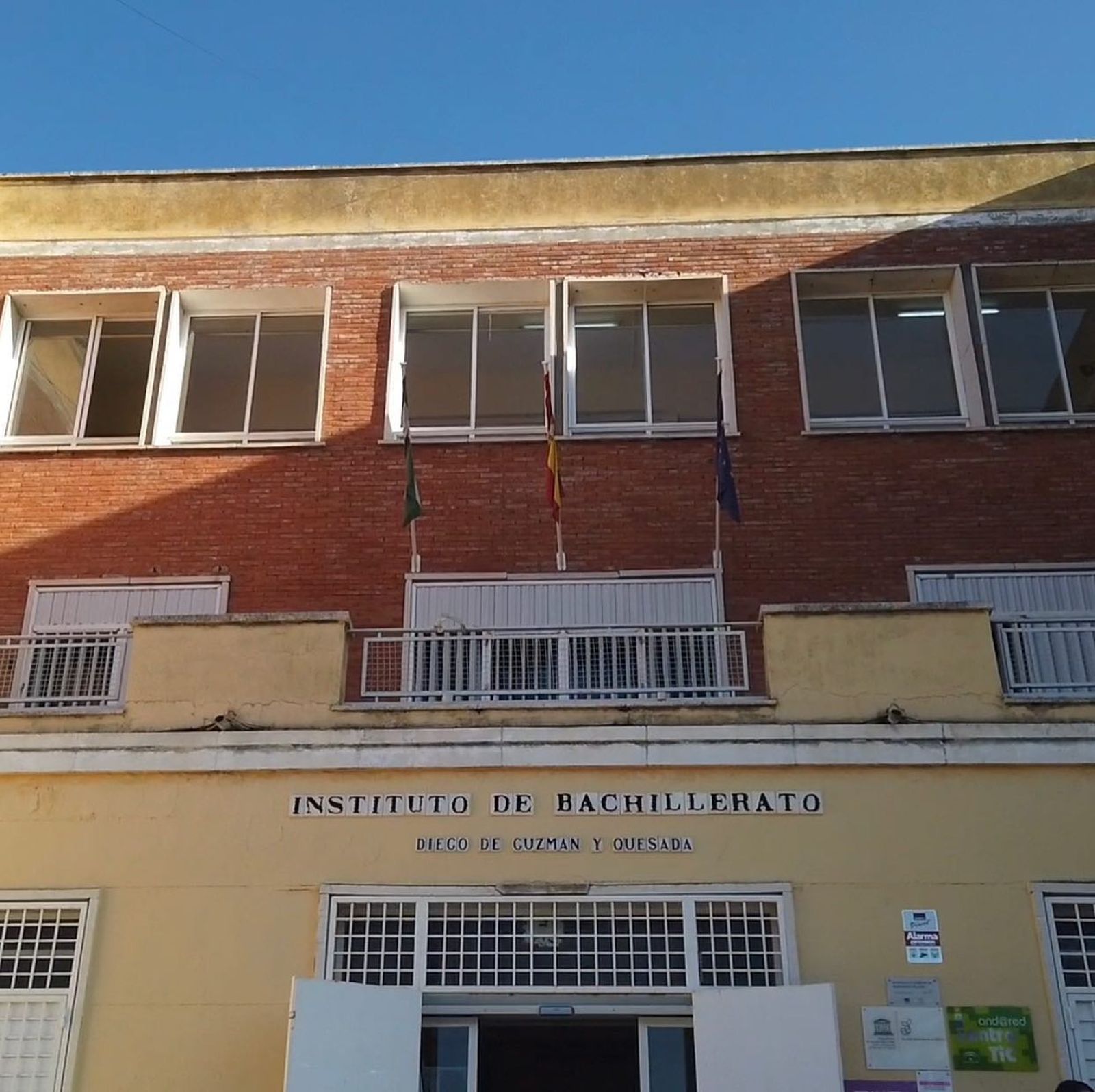 Fachada del IES Diego de Guzmán y Quesada.