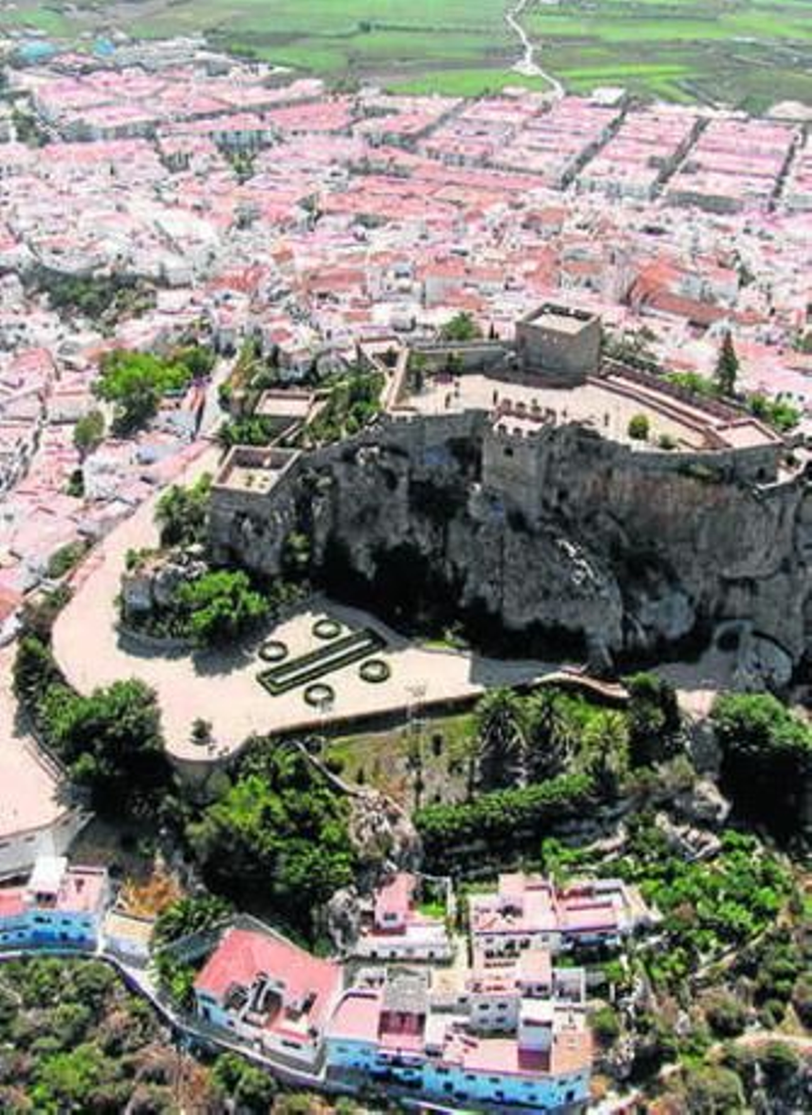 Vista aérea del castillo de Salobreña.