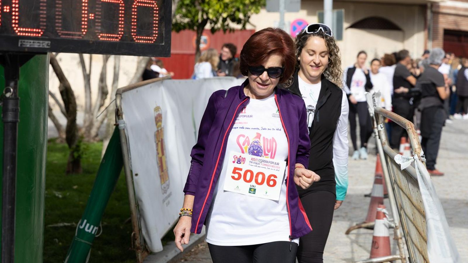 Más de 2.100 participantes corren para promover la salud en Jaén, en imágenes (1)