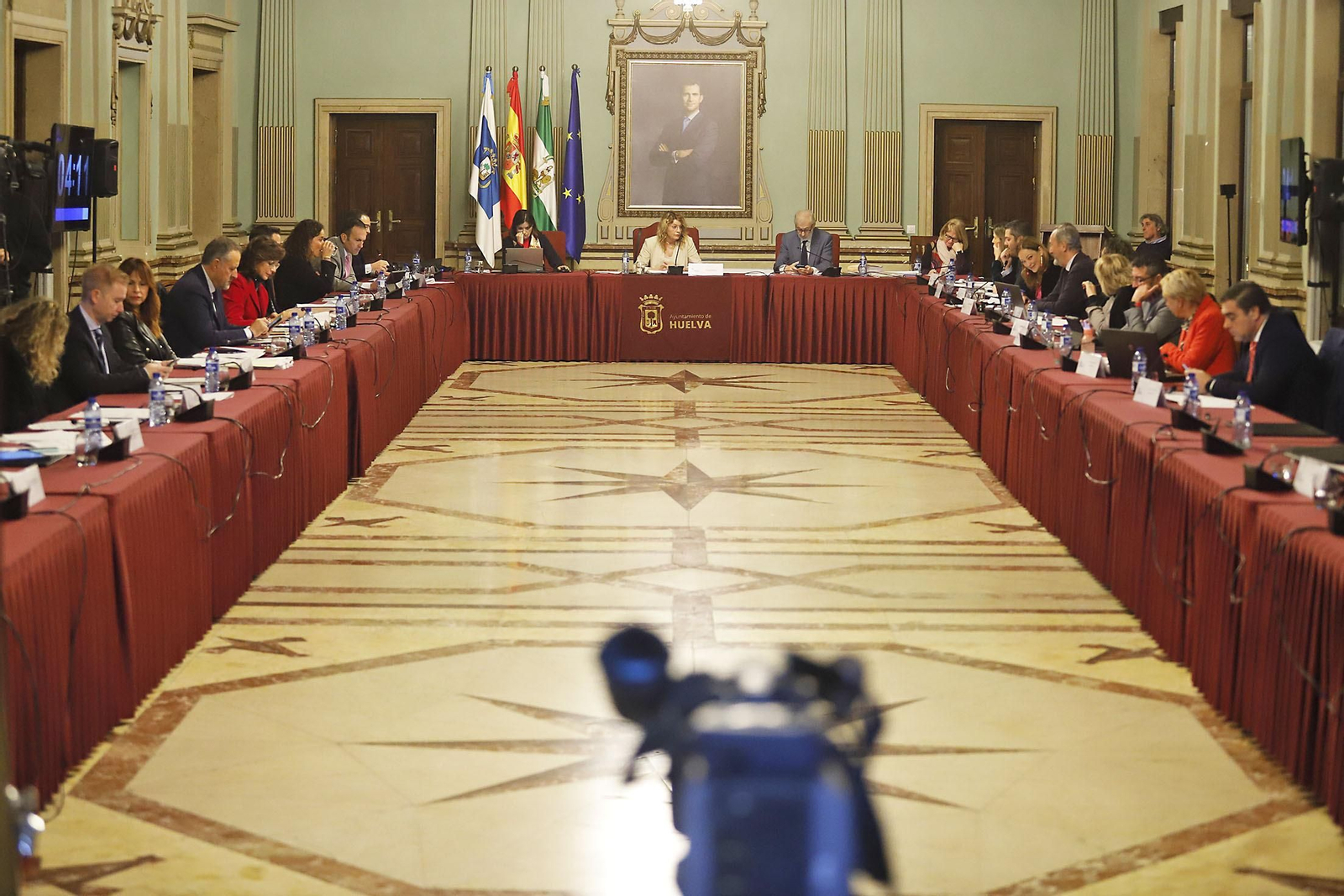 Imágenes del pleno ordinario del mes de diciembre en el Ayuntamiento de Huelva