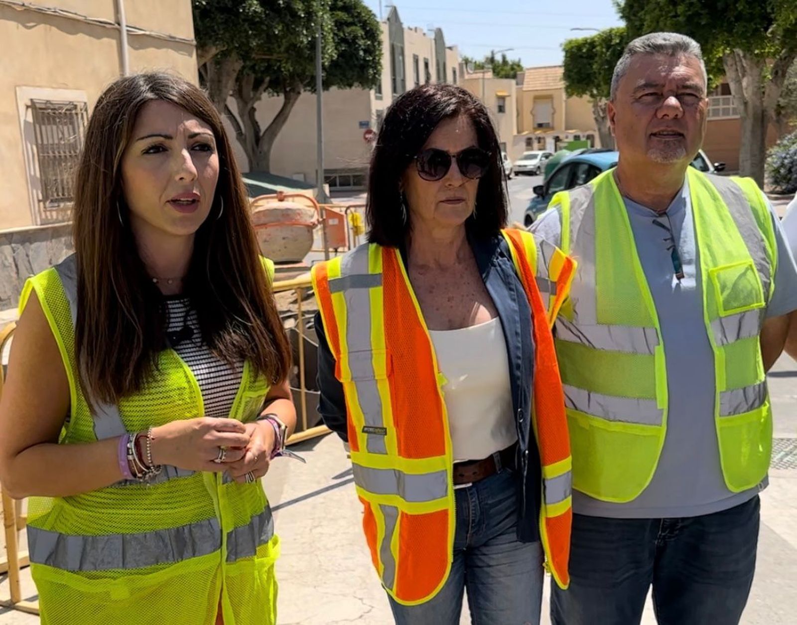 Imagen de archivo de visitas a obras.