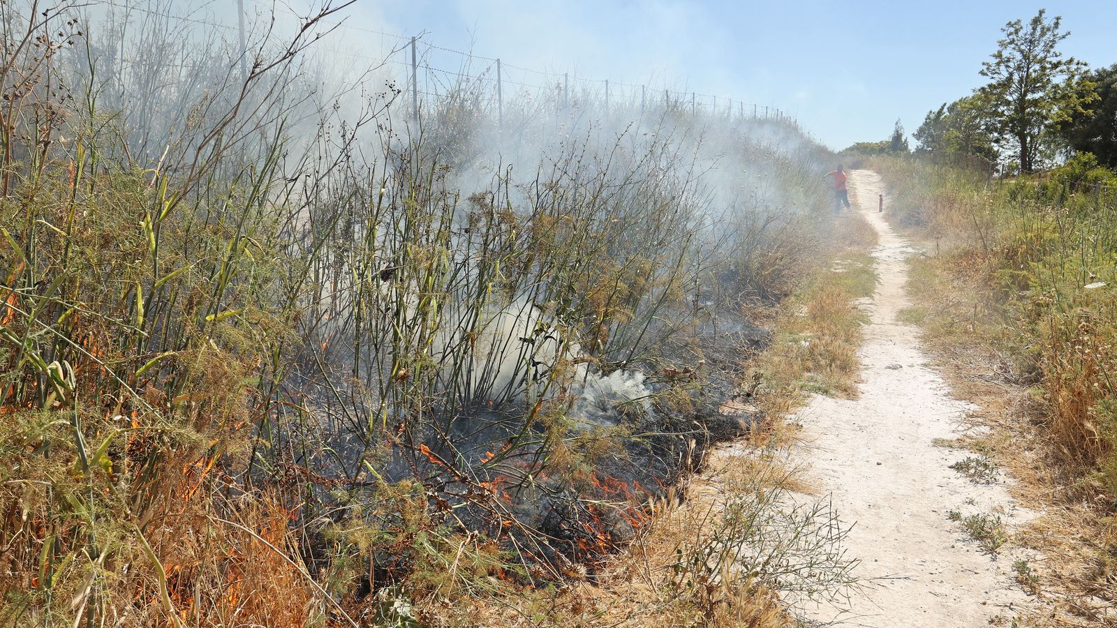 Incendio de pastos por la zona de Hogar Siloé
