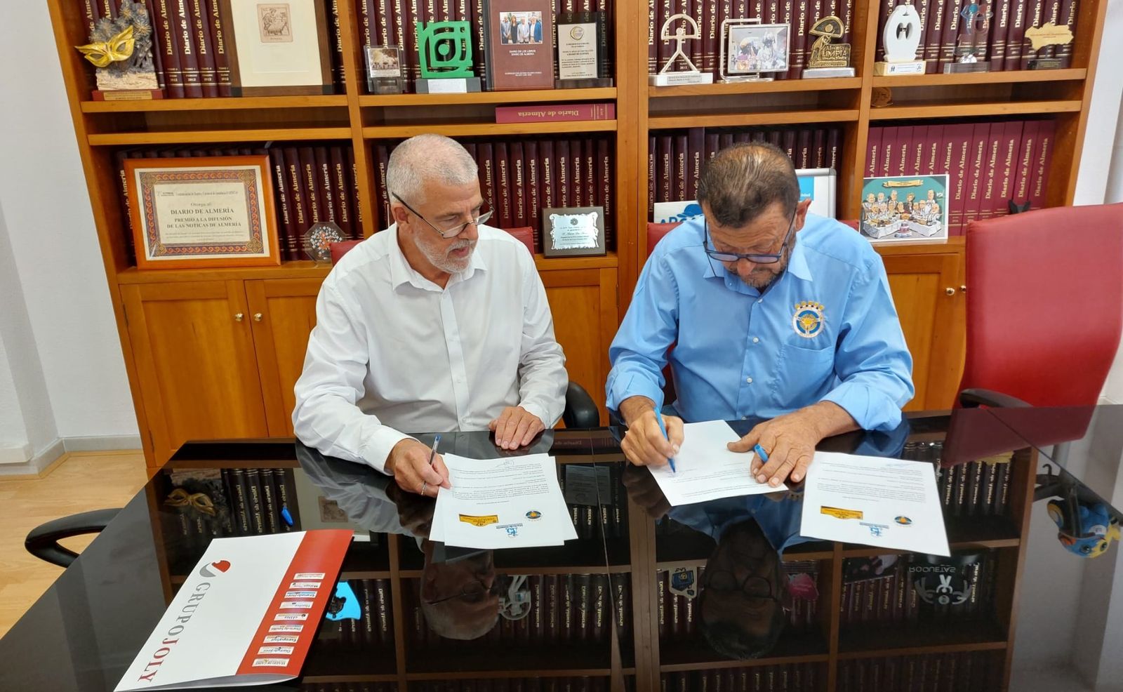 Diario de Almería y el Automóvil Club Almería, sellando el acuerdo