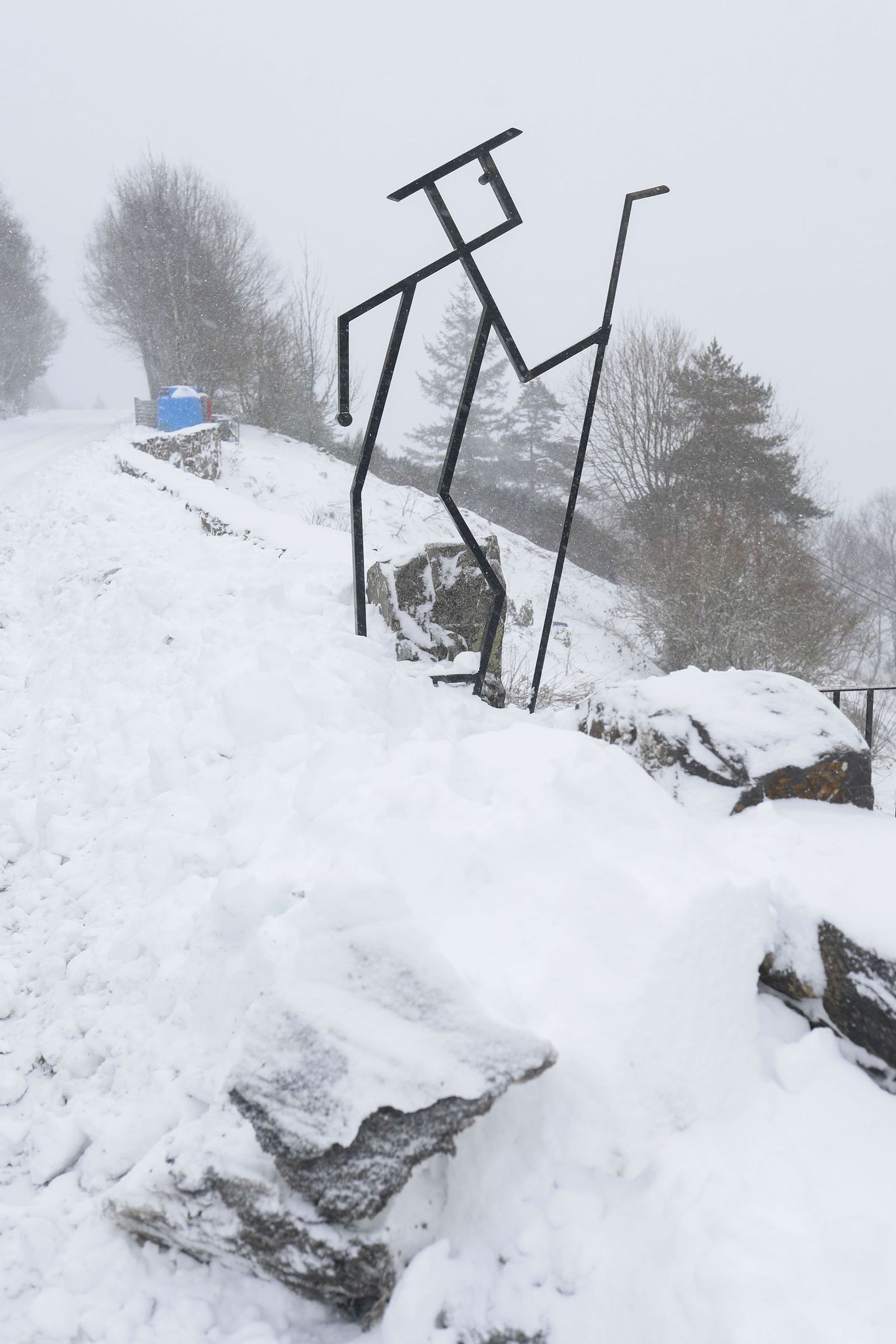 La nieve tiñe de blanco en norte de España