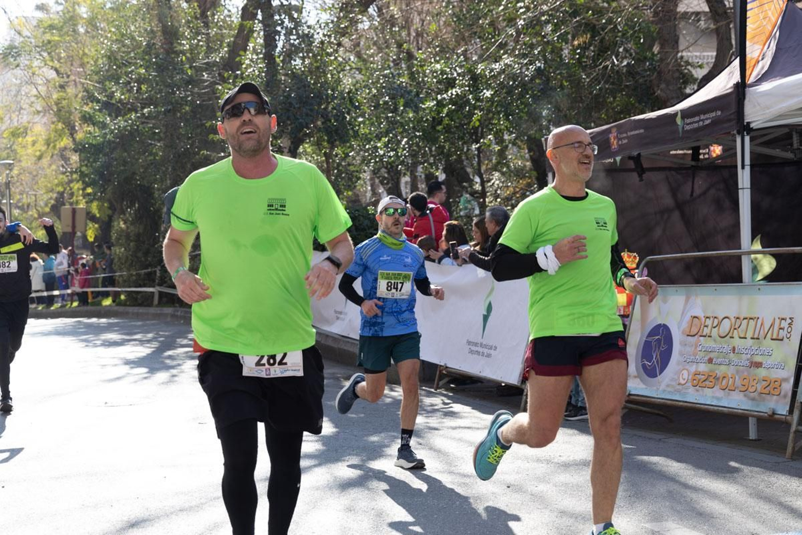 Deporte y solidaridad se unen en la IV Carrera Popular IES San Juan Bosco, en imágenes