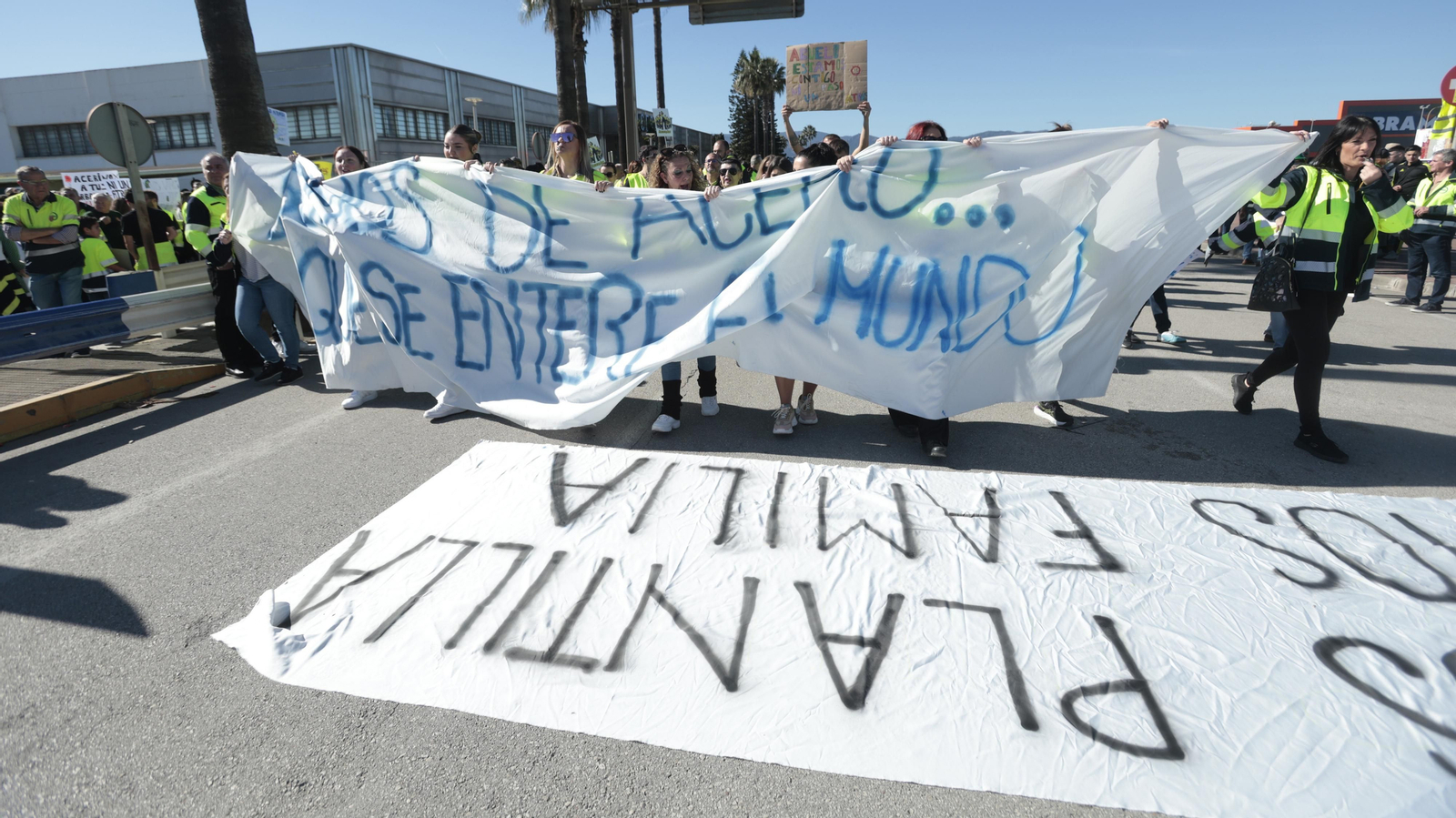 Las fotos de la manifestación de familiares y trabajadores de Acerinox