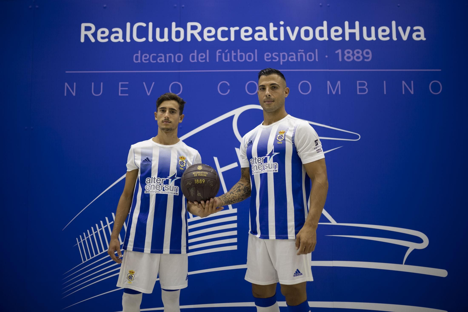 Los delanteros del conjunto albiazul presentados en el Colombino, Chendo y Perotti