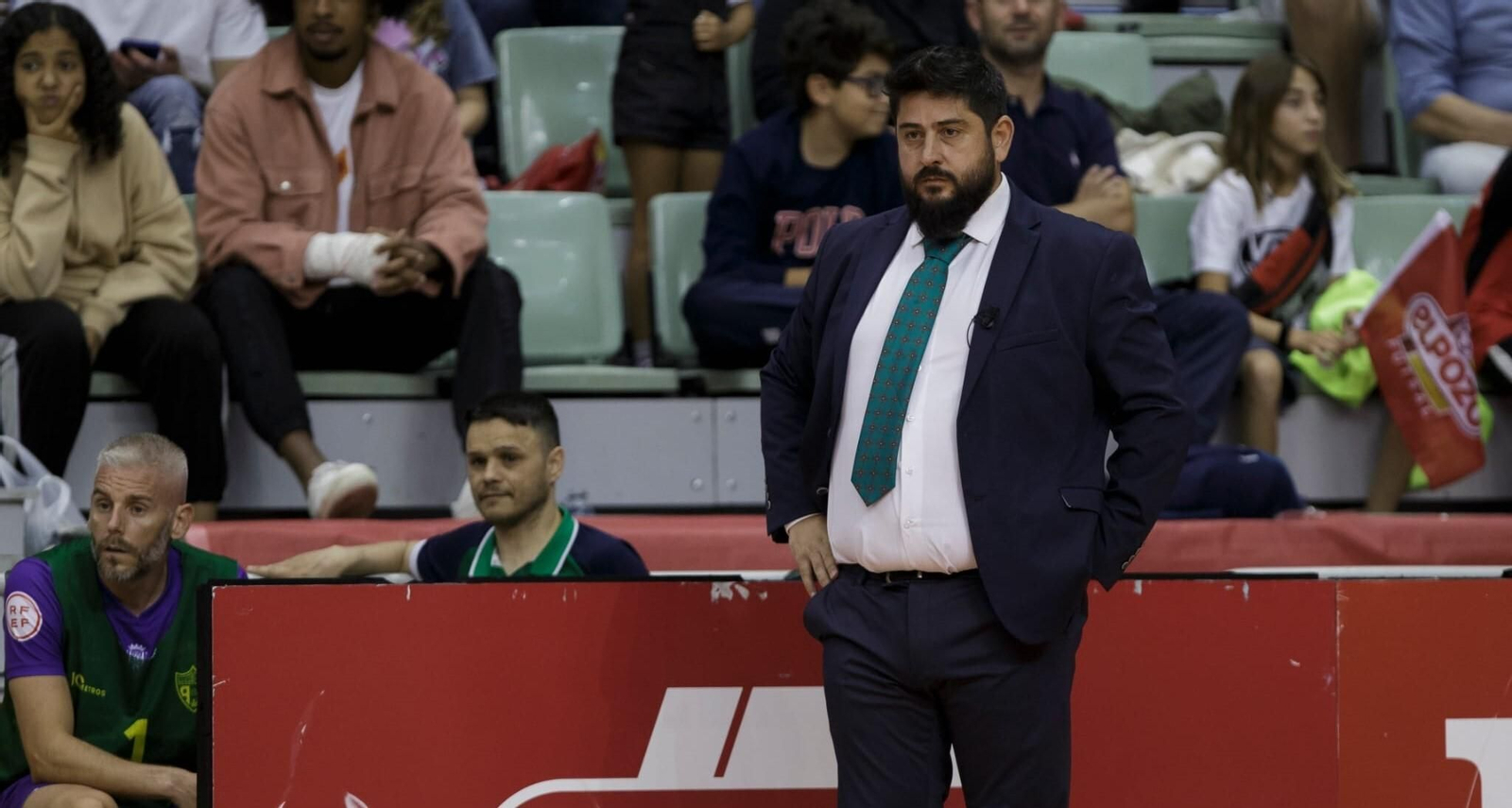 Josan González, con gesto de concentración, durante ElPozo Murcia - Córdoba Patrimonio de la Humanidad.