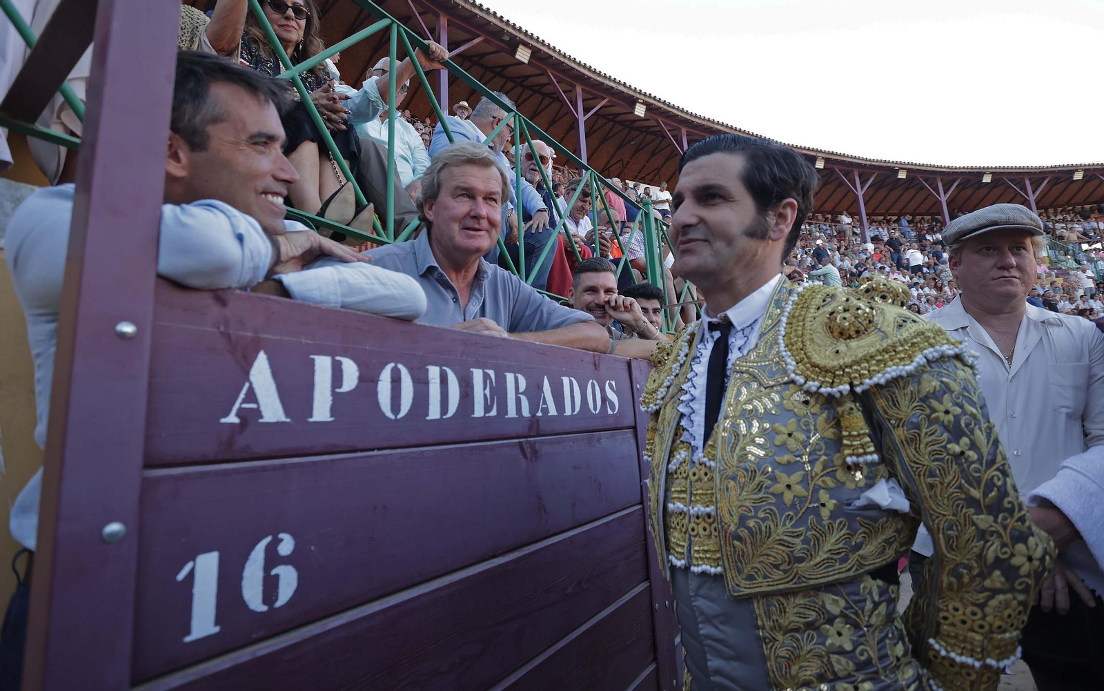 Búscate en la Plaza de Toros 'El Arenal' durante la corrida del viernes de la Feria de La Línea