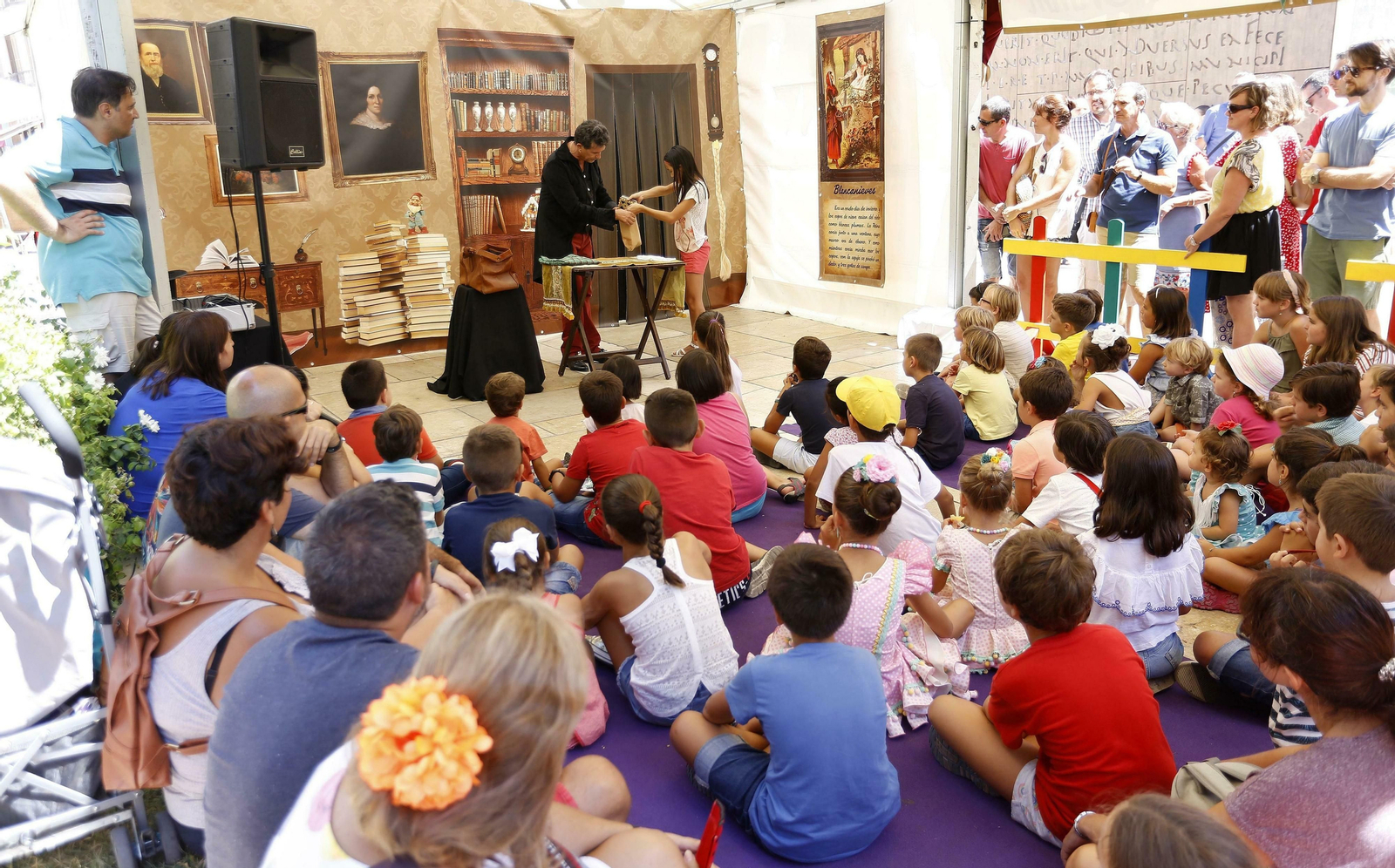 Fotos del cuarto día de Feria de Málaga en el Centro y la noche en el Real