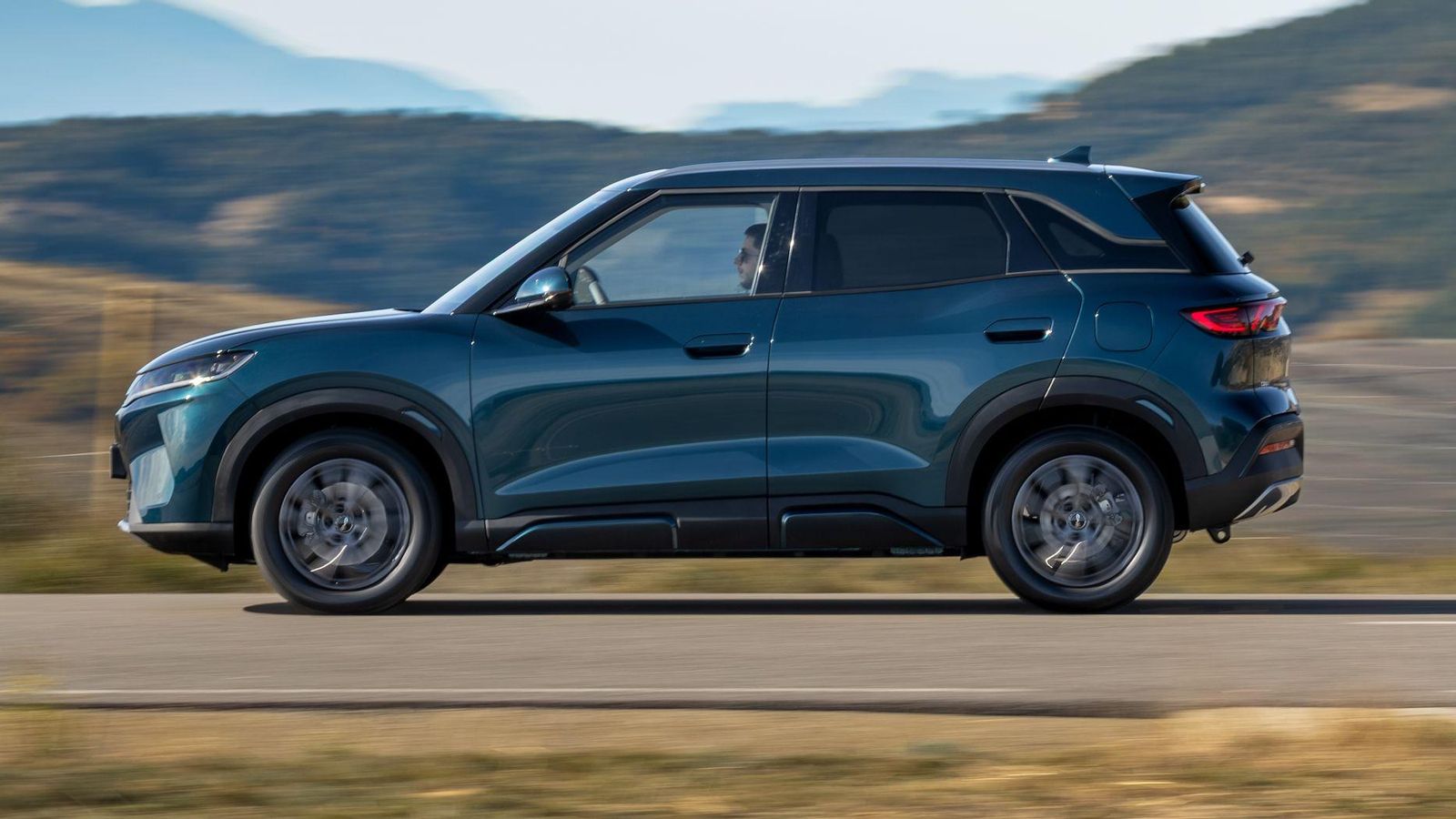 BYD va dotando a sus modelos de un interesante comportamiento dinámico respecto a sus primeras unidades de desembarco en el mercado español.