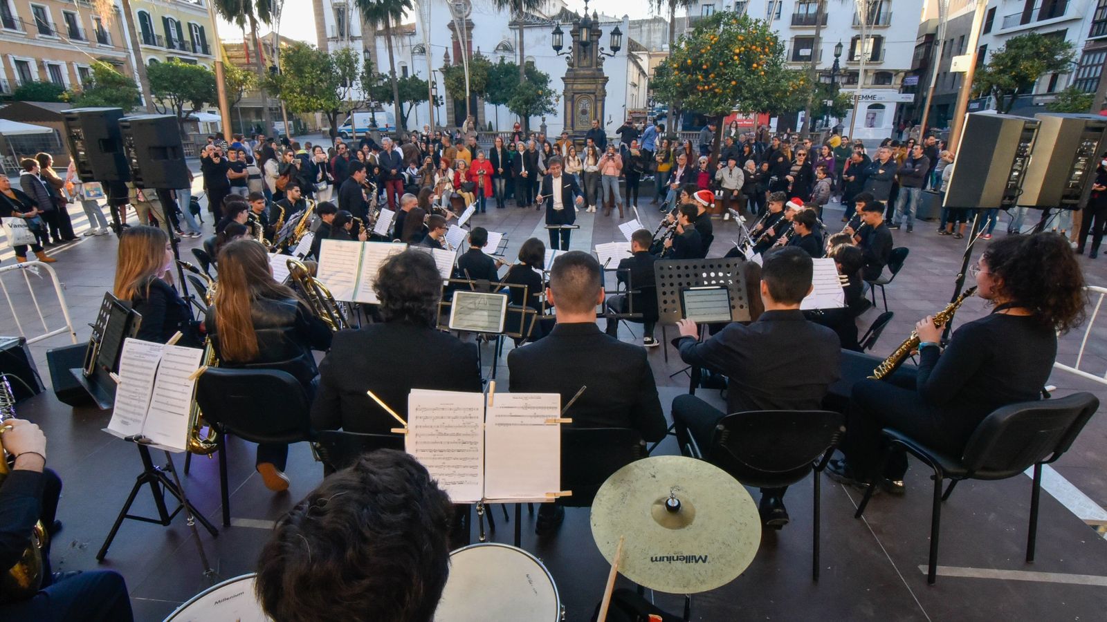 Concierto de Navidad de los alumnos de la Escuela sanchez Verdú en la Plaza Alta