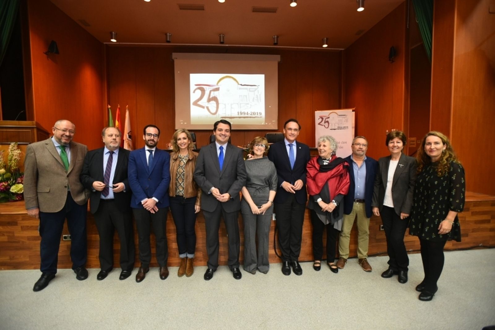 Decanos de la Facultad de Ciencias de la Educación y dirigentes institucionales.