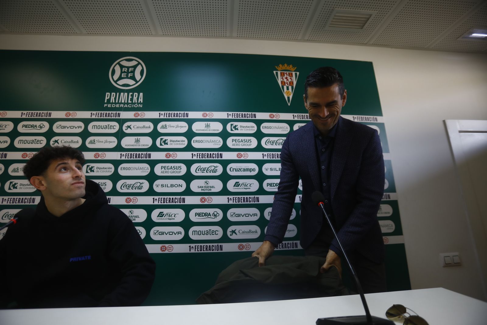 La presentación de Marco Camus en el Córdoba CF, en imágenes