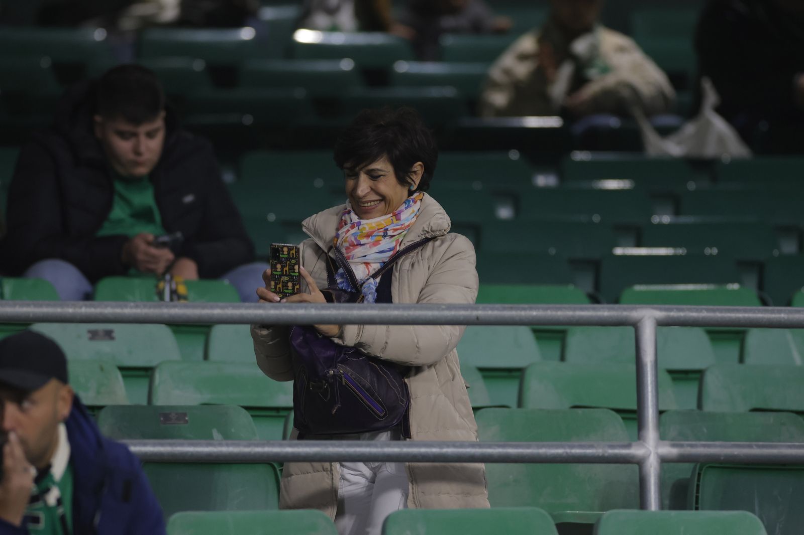 Búscate en las fotos del Betis-Barcelona