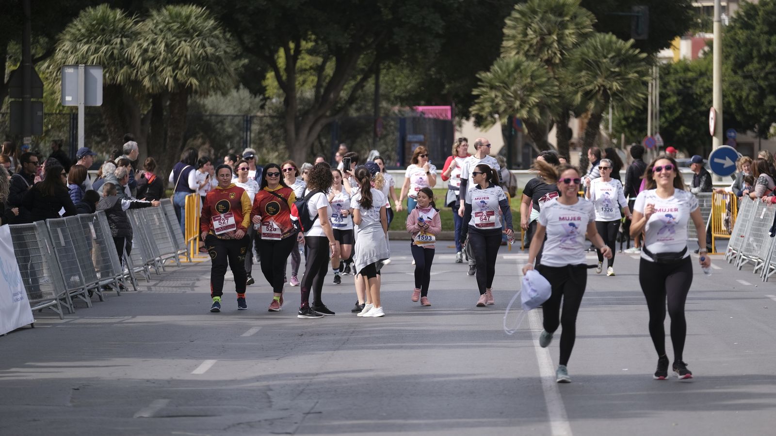 Imágenes de la Carrera de la Mujer 2023 en Almería