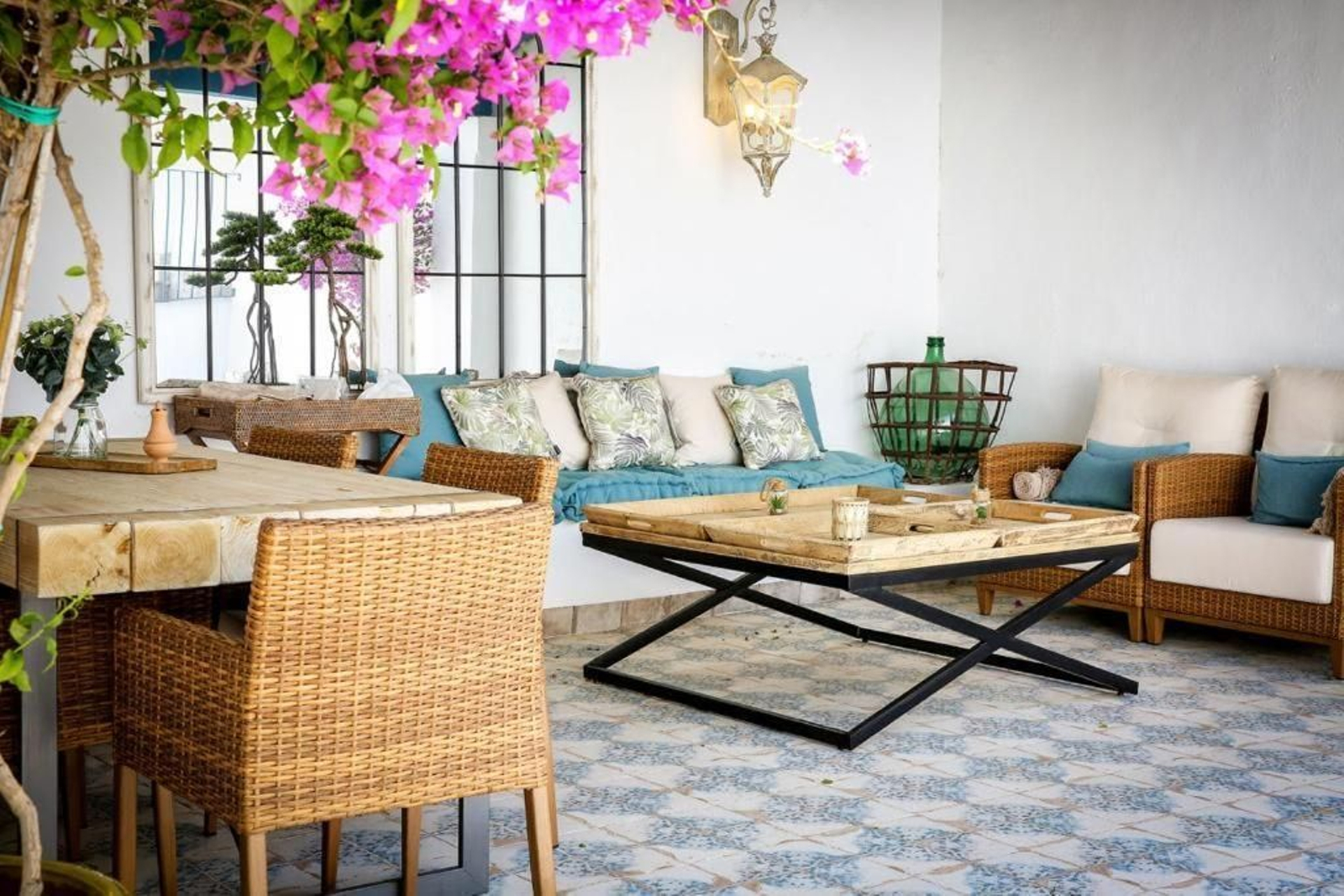 Así es 'El patio de Cristóbal Colón', un apartamento de matrícula de honor en Ayamonte