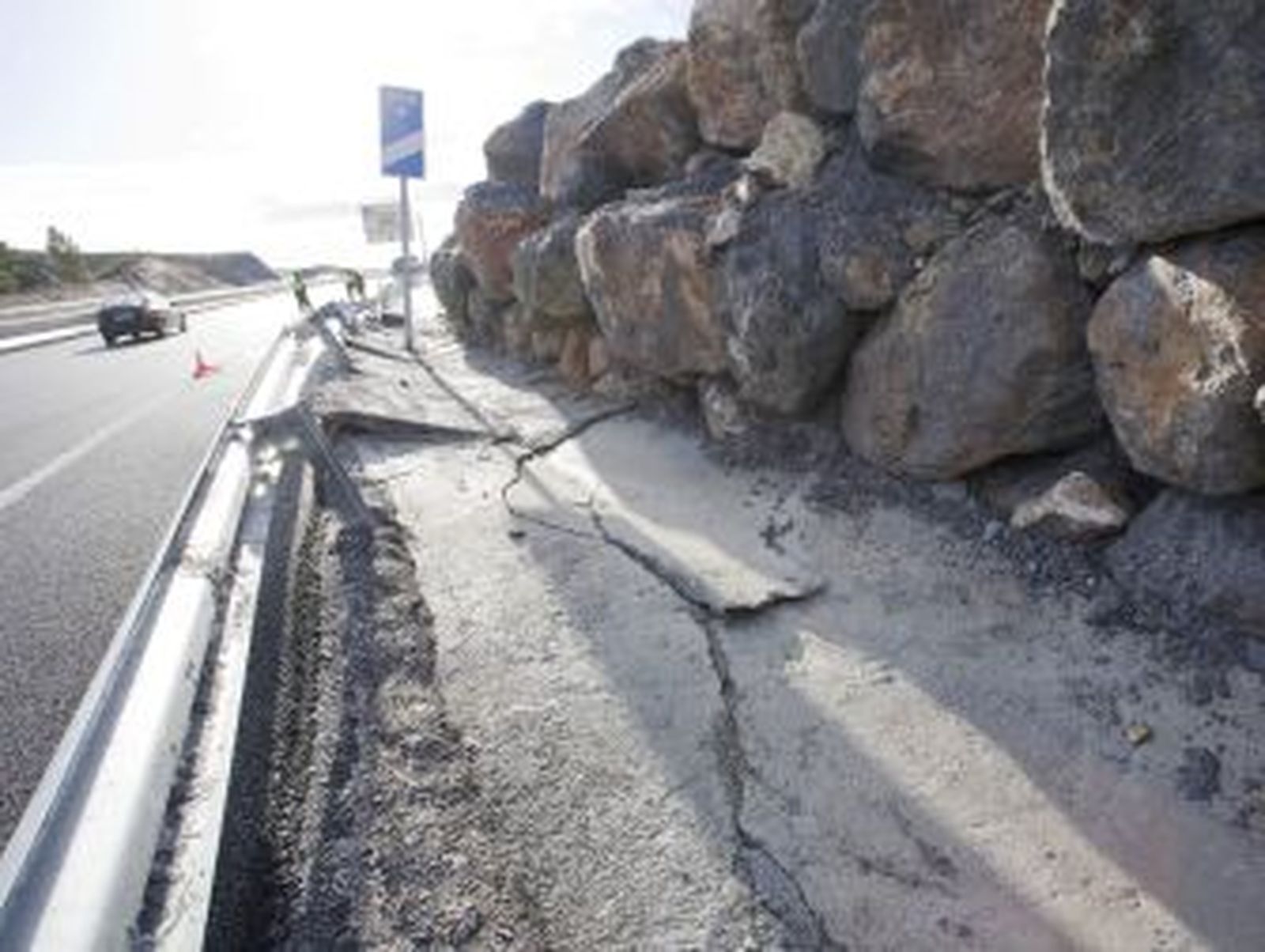 Fomento empezará el lunes a reparar el desprendimiento de la autovía de Motril