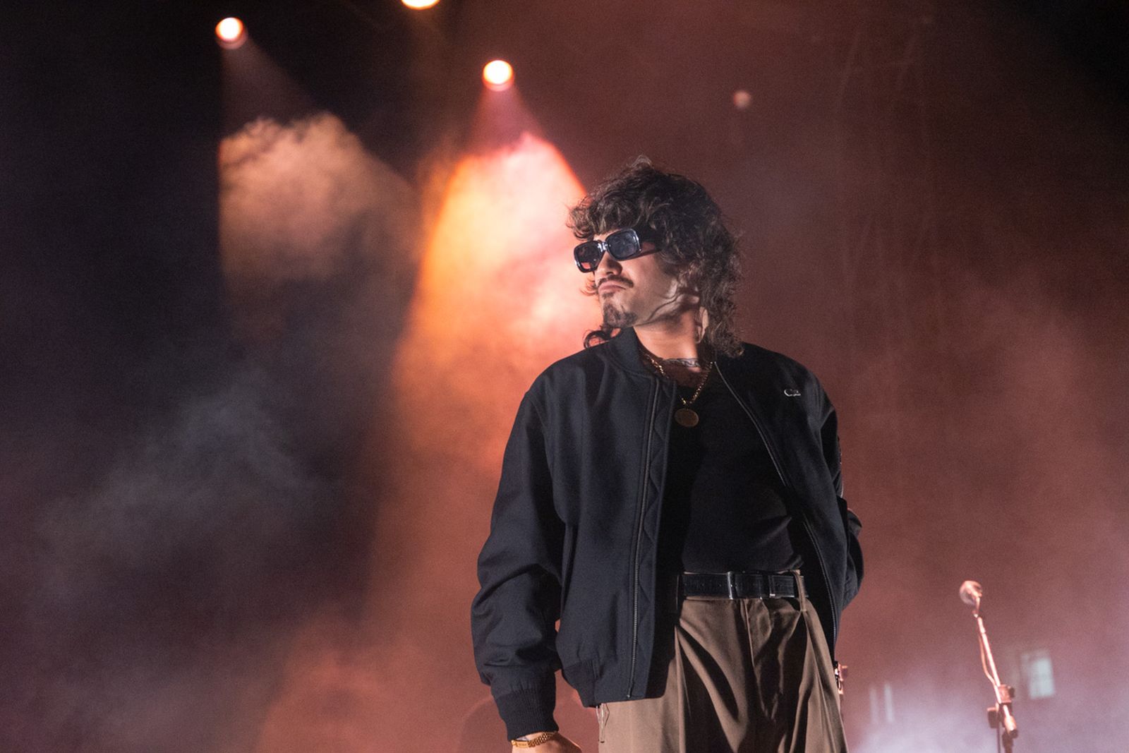 Feria de noche de San Lucas, Concierto de La Plazuela y La Mona Chita Rock, en imágenes