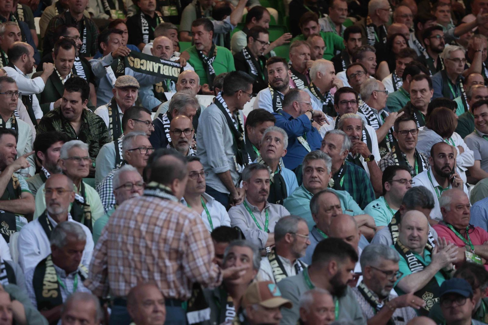 Búscate en el acto Siempre Verdiblancos