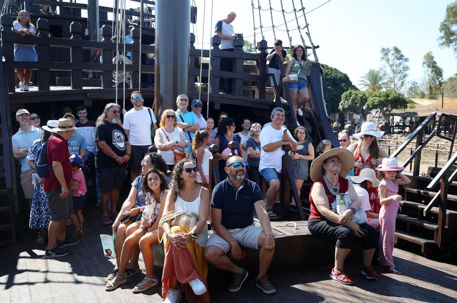 Imágenes de la Jornada de Puertas Abiertas del Muelle de las Carabelas con motivo del 3 de agosto