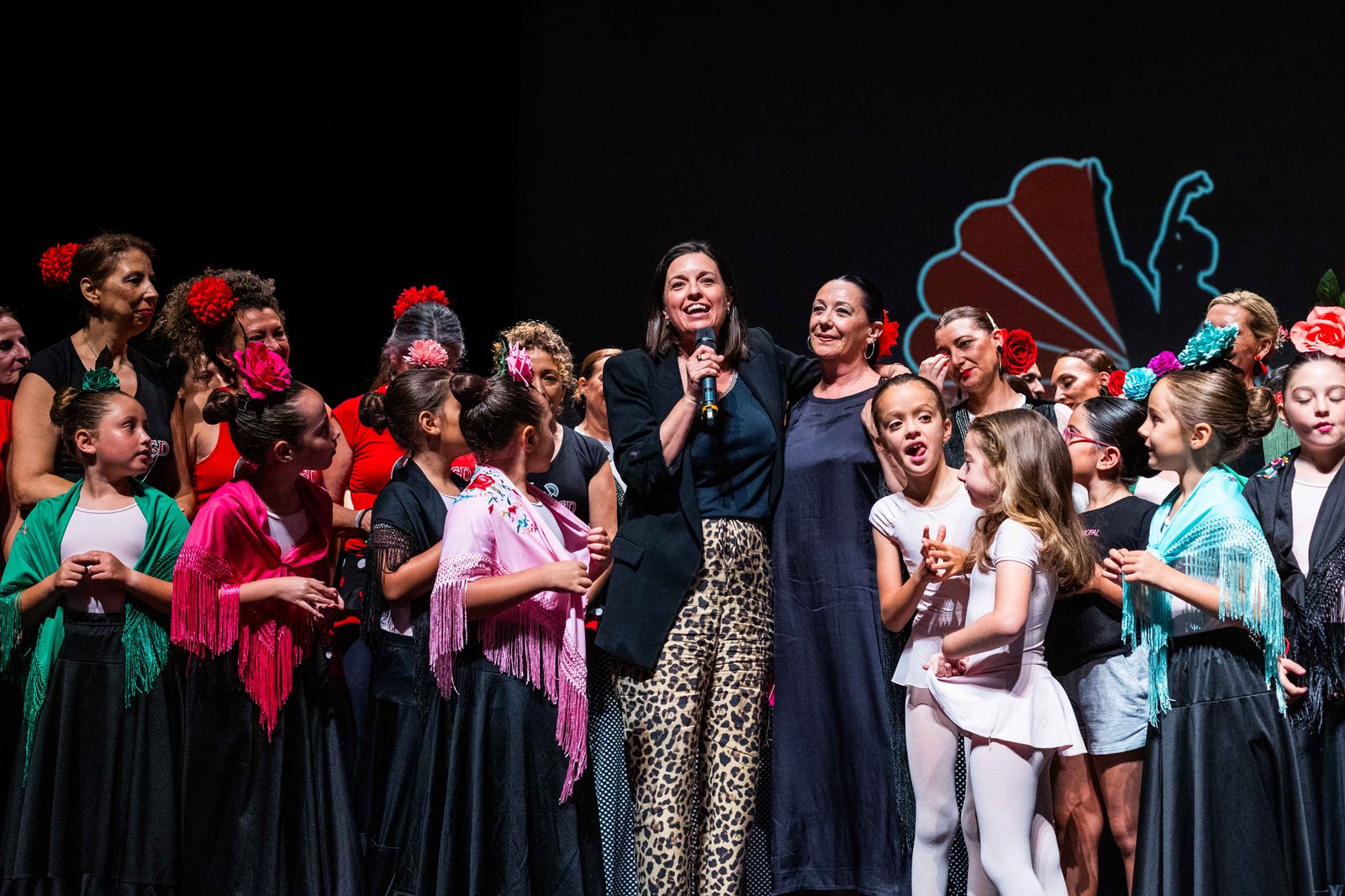 Cavada felicita a profesorado y alumnado de la Escuela Municipal de Danza.