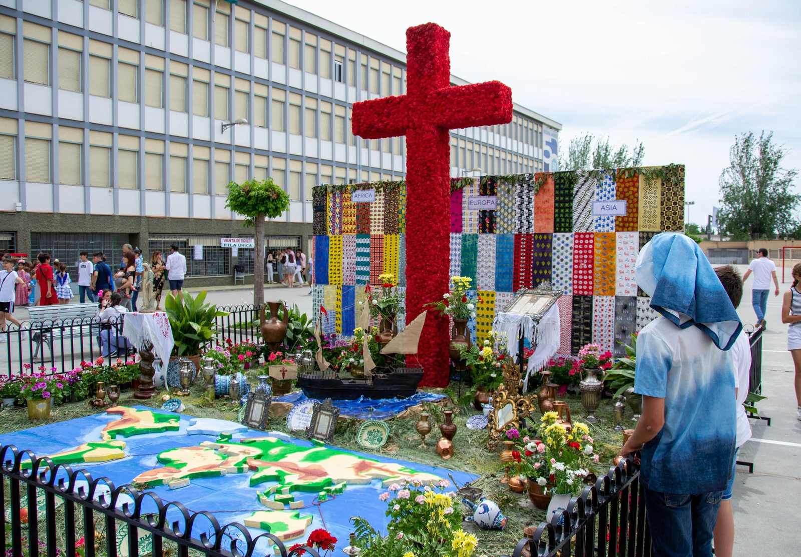 Así celebra Granada sus Cruces, en imágenes