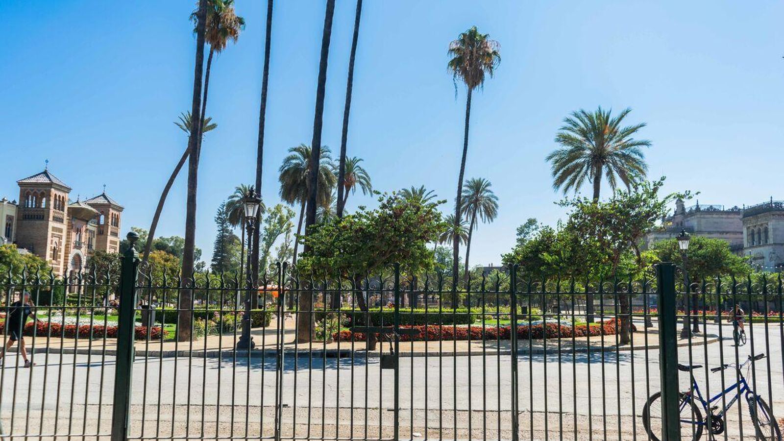 Parque-Maria-Luisa-Paseo-Delicias_1271583365_105102065_1200x675