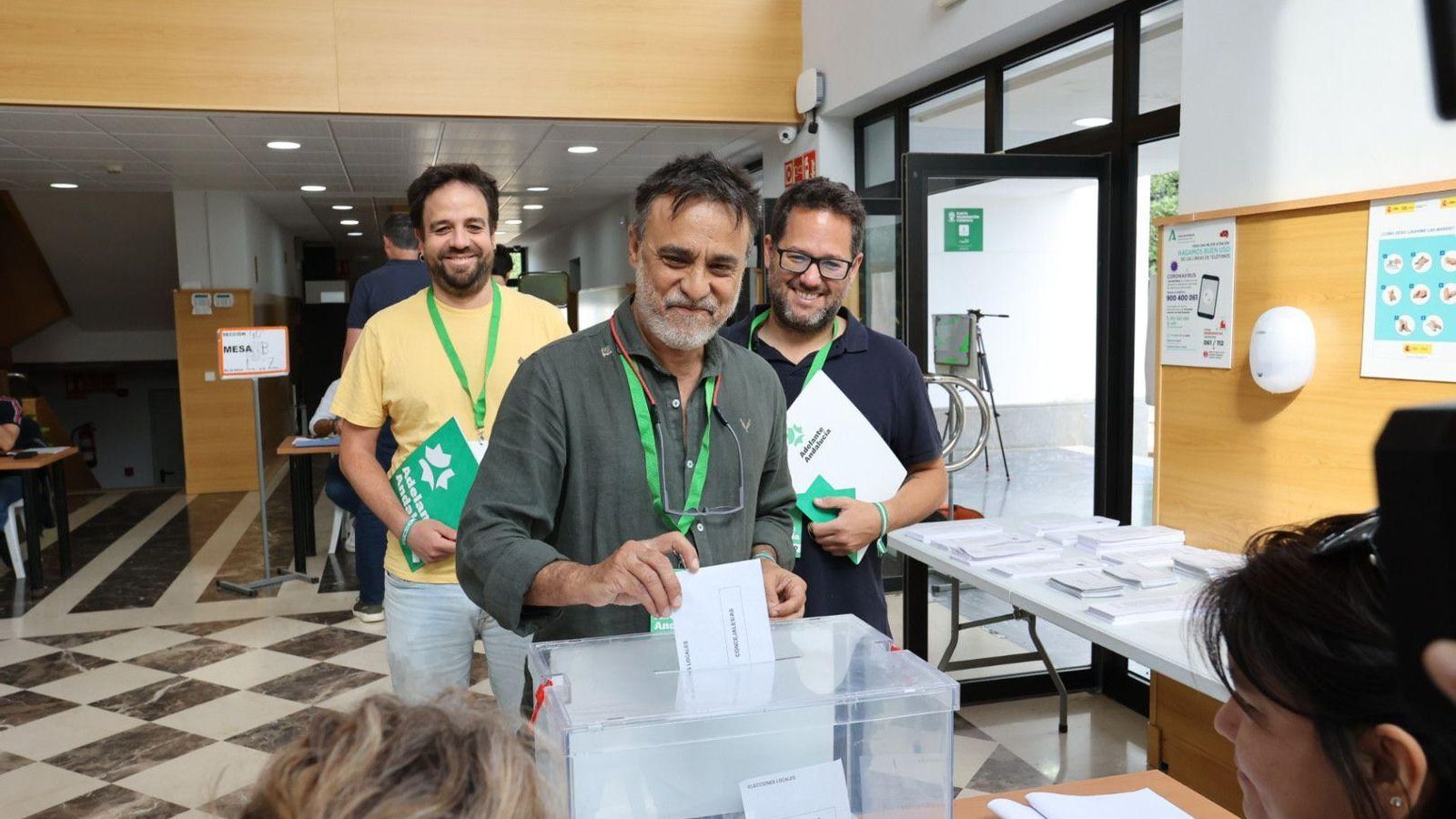 Carlos Fernández (Adelante) junto a José Ignacio García y Ángel Cardiel.