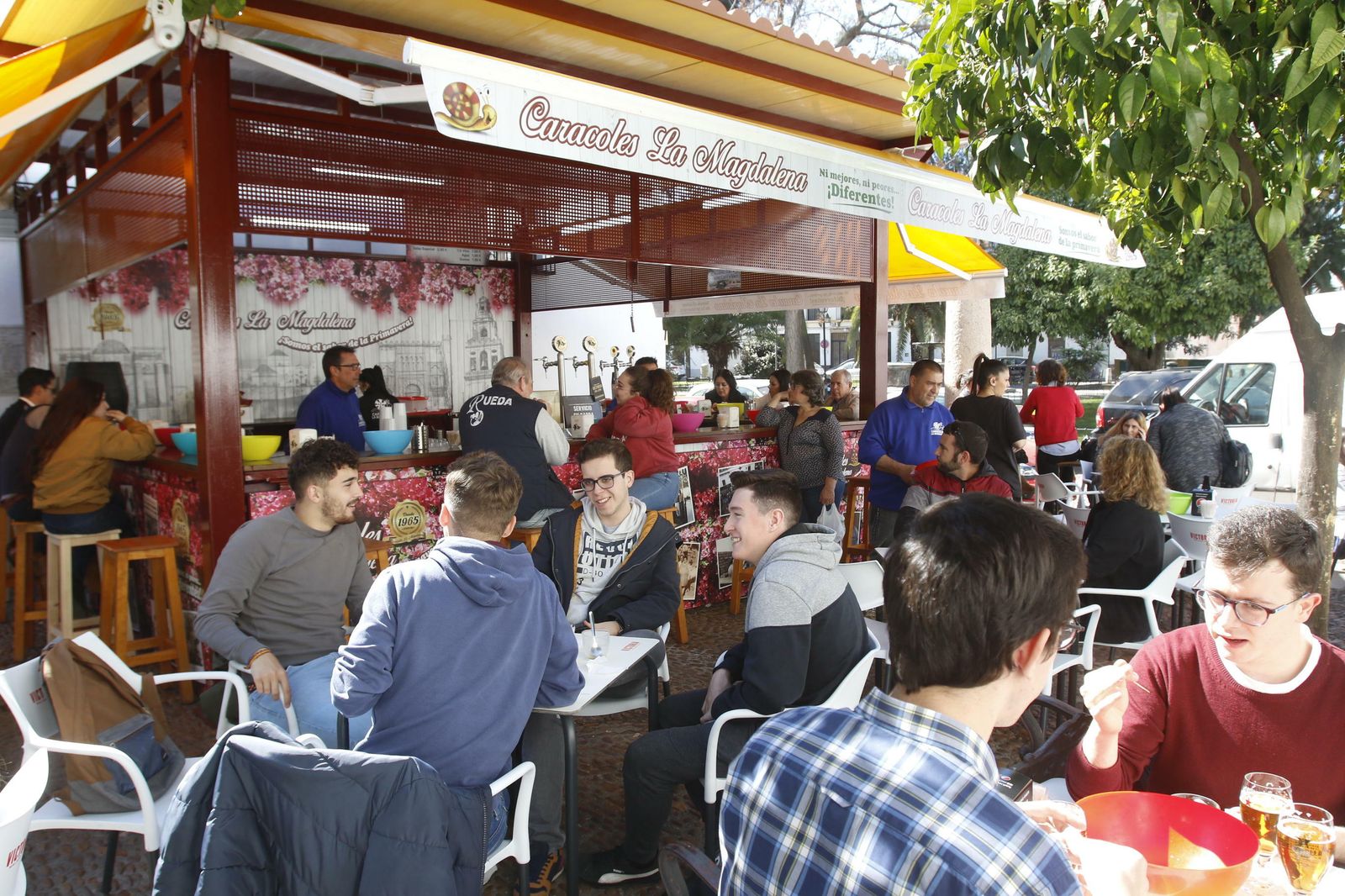 El puesto de caracoles de La Magdalena, en fotos