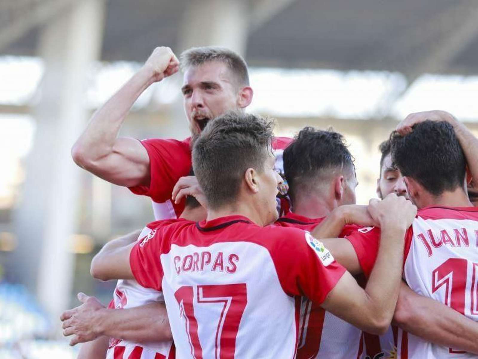 Piña rojiblanca tras el 3-1.