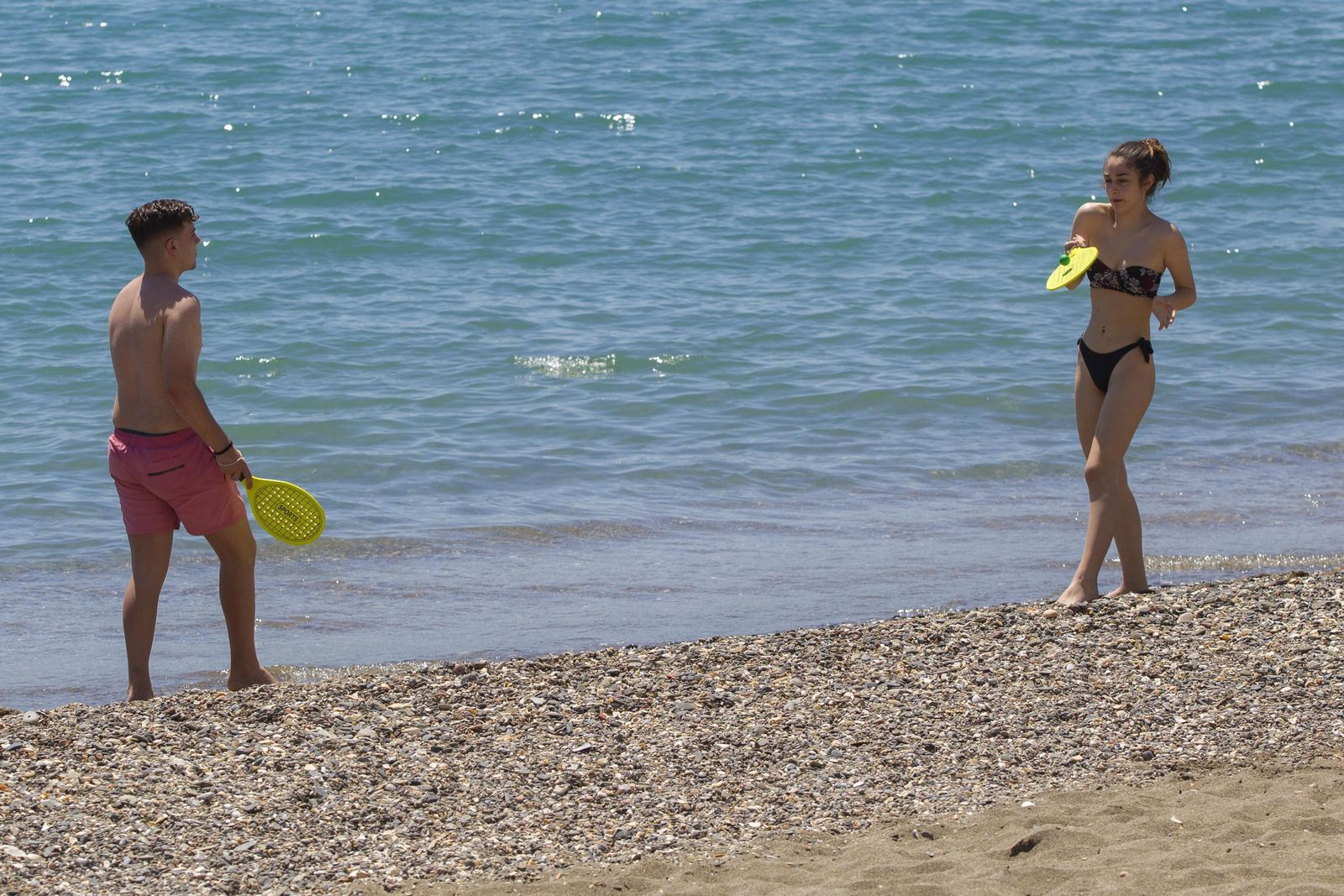 Fotos del primer domingo en las playas de Málaga tras la apertura de la movilidad